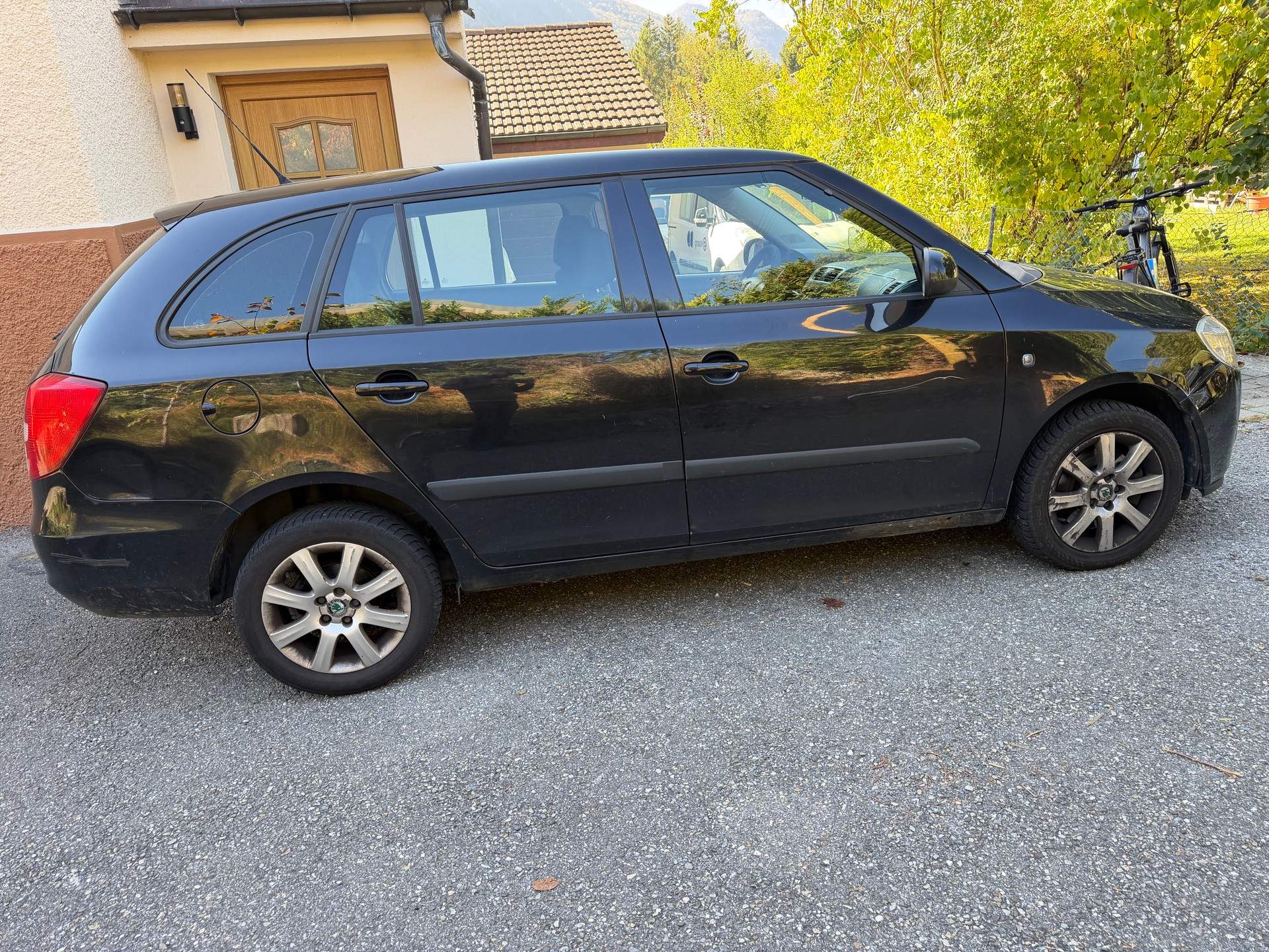 SKODA Fabia 1.9 TDI Elegance-image-1
