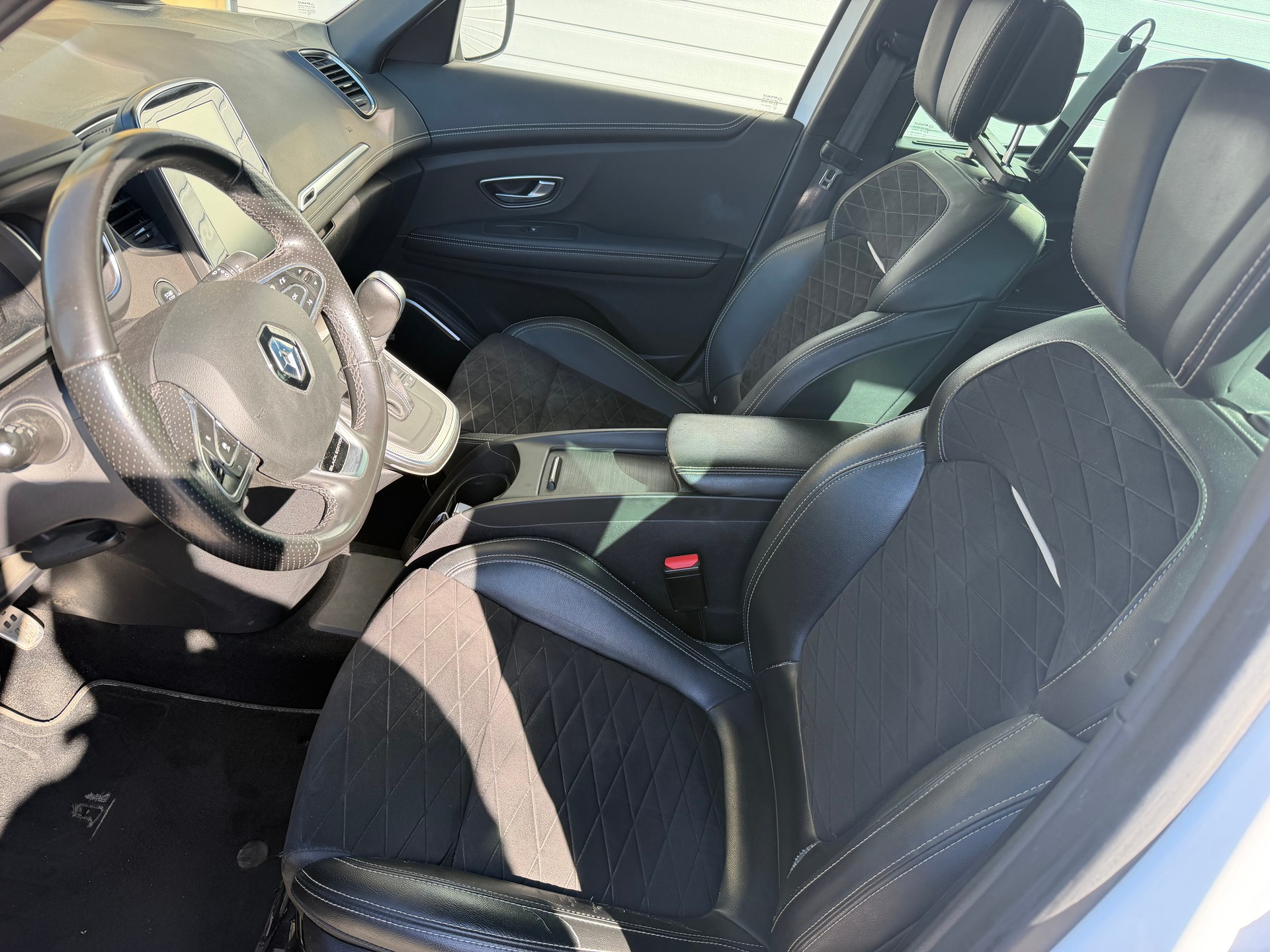 RENAULT Grand Scénic 1.3 16V Turbo Black Edition EDC-image-9