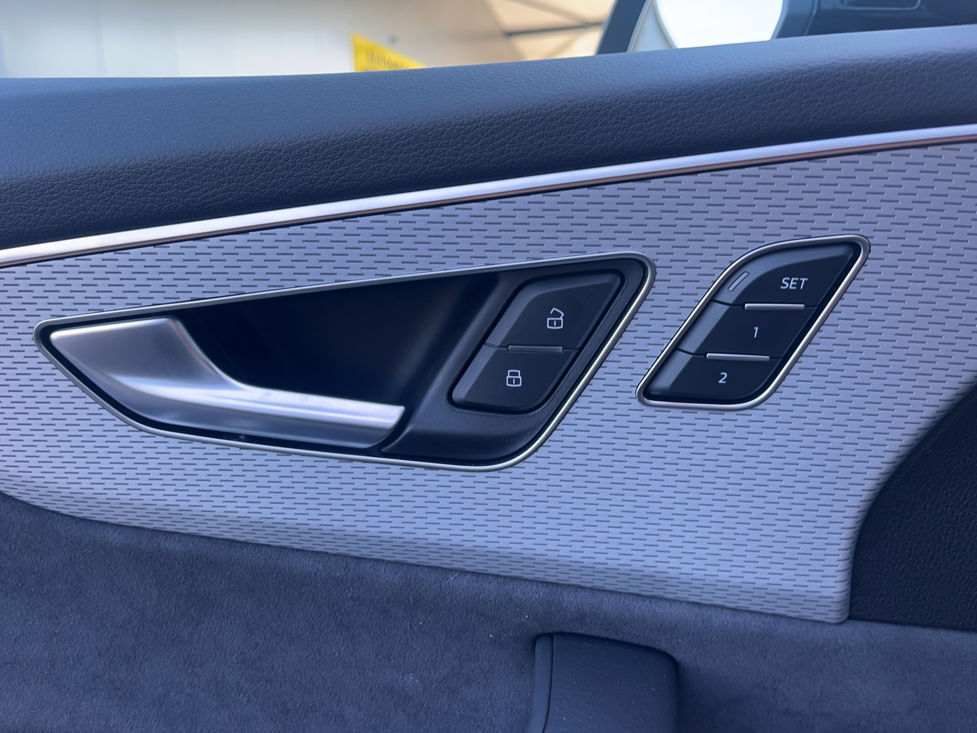 AUDI SQ8 SUV TFSI quattro tiptronic-image-17