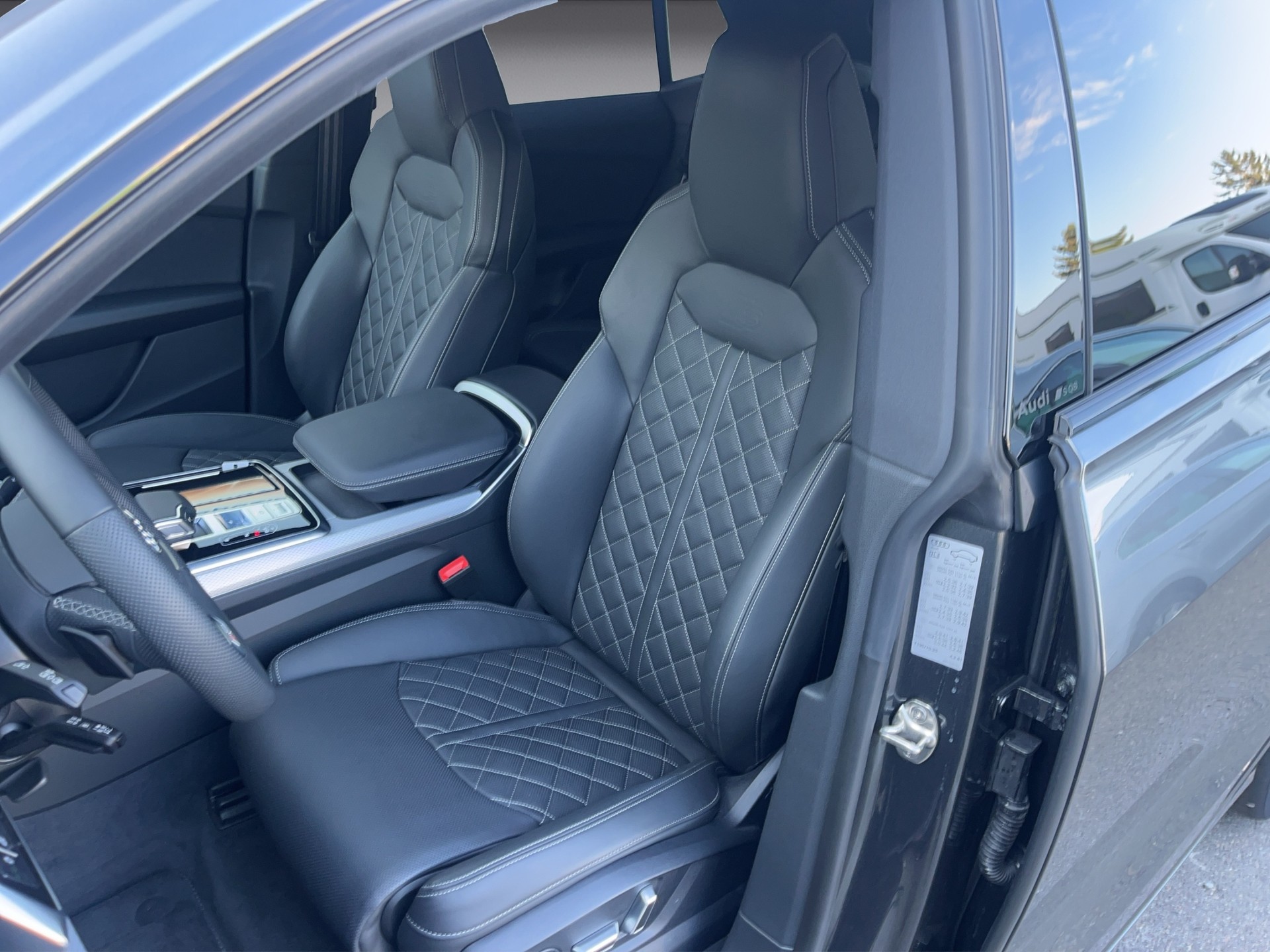 AUDI SQ8 SUV TFSI quattro tiptronic-image-8