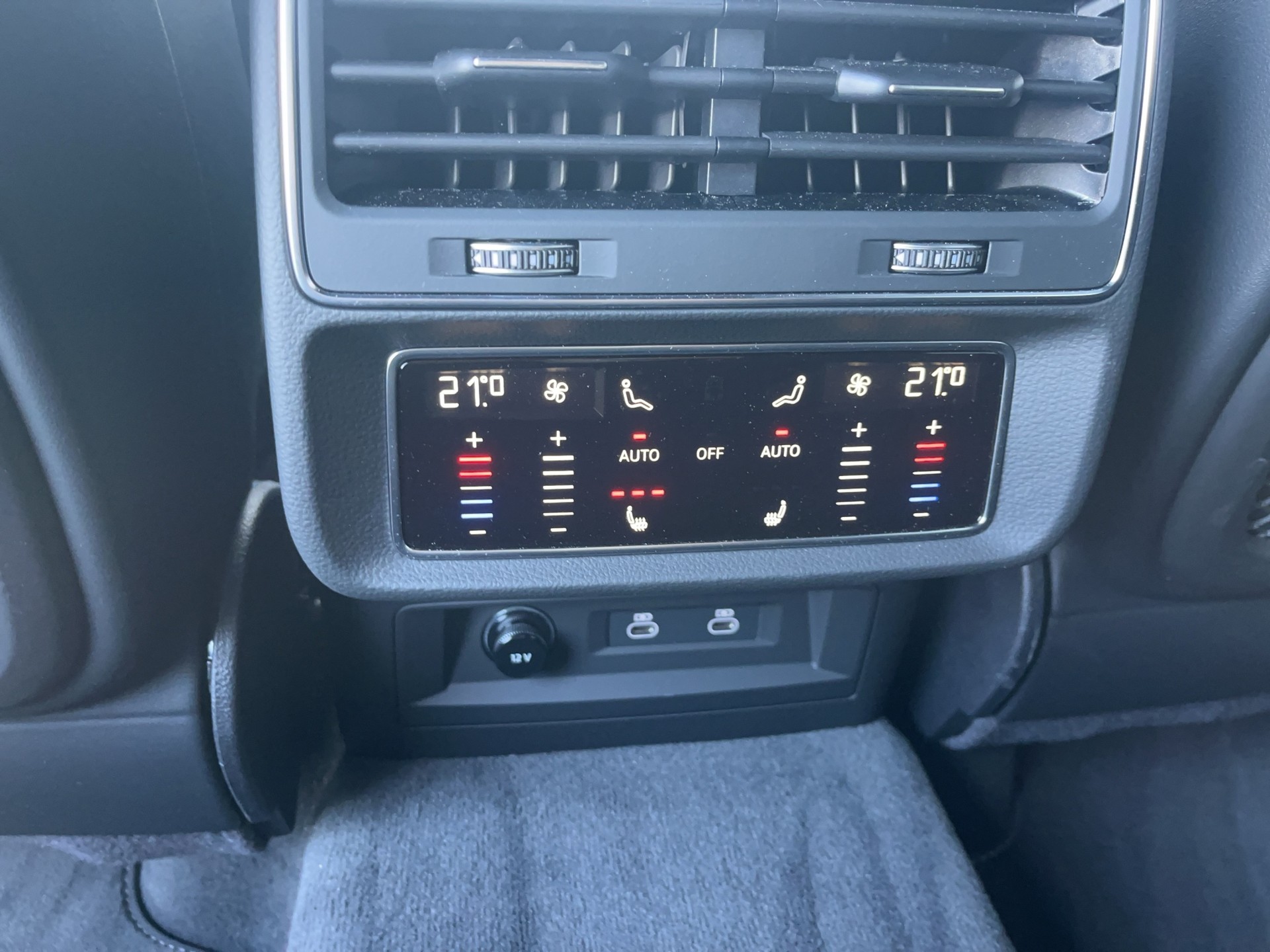 AUDI SQ8 SUV TFSI quattro tiptronic-image-11