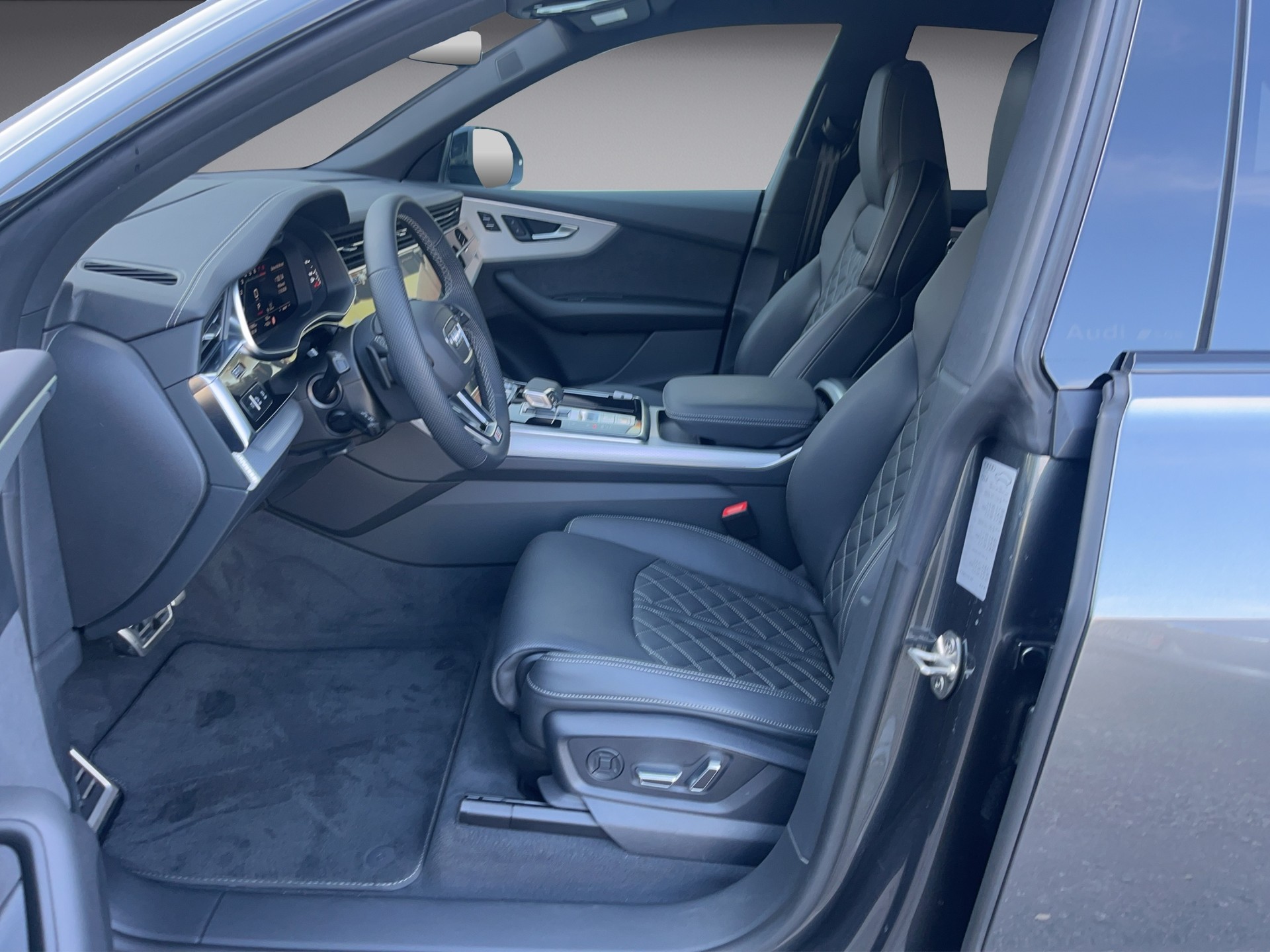 AUDI SQ8 SUV TFSI quattro tiptronic-image-6