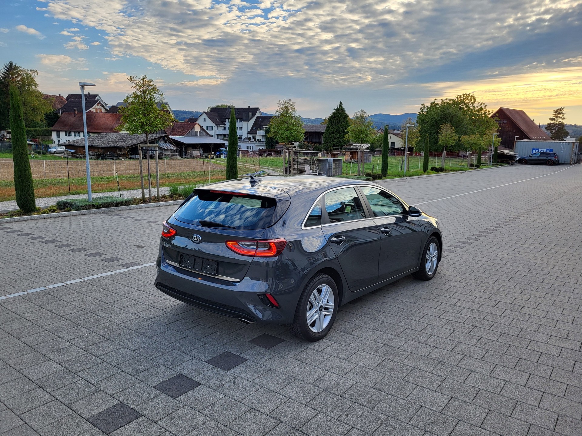 KIA Ceed 1.4 T-GDi Trend DCT-image-2