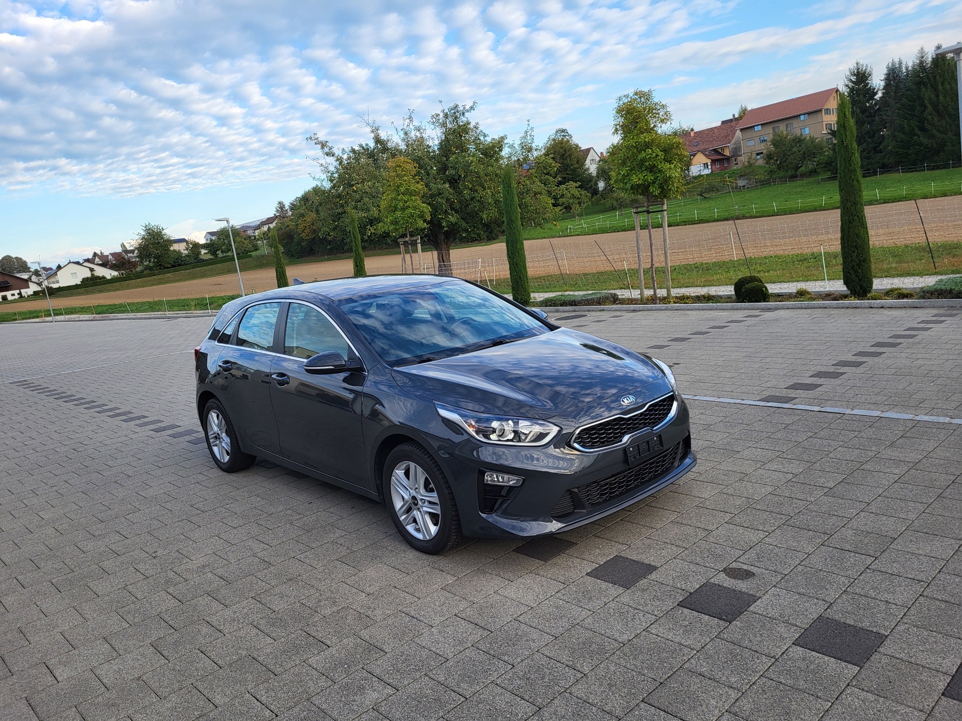 KIA Ceed 1.4 T-GDi Trend DCT-image-3