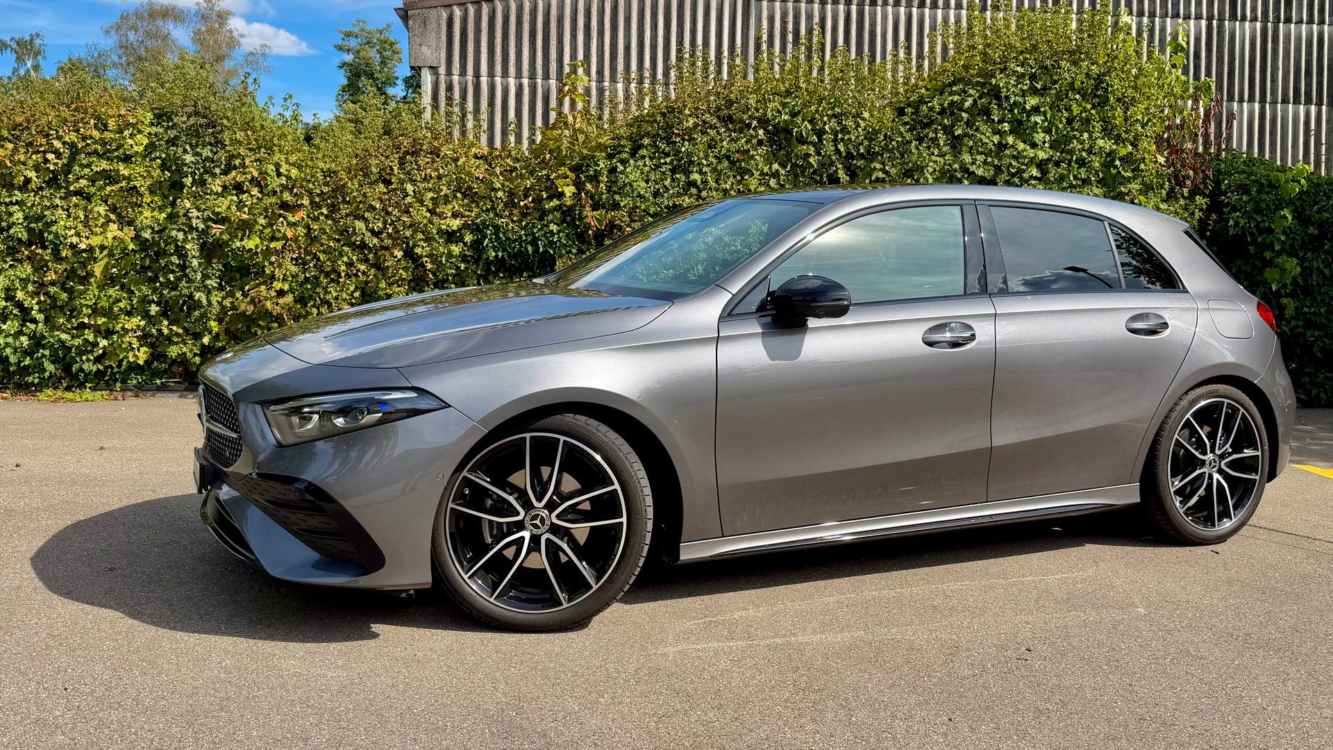 MERCEDES-BENZ A 200 Night Star AMG Line-image-0