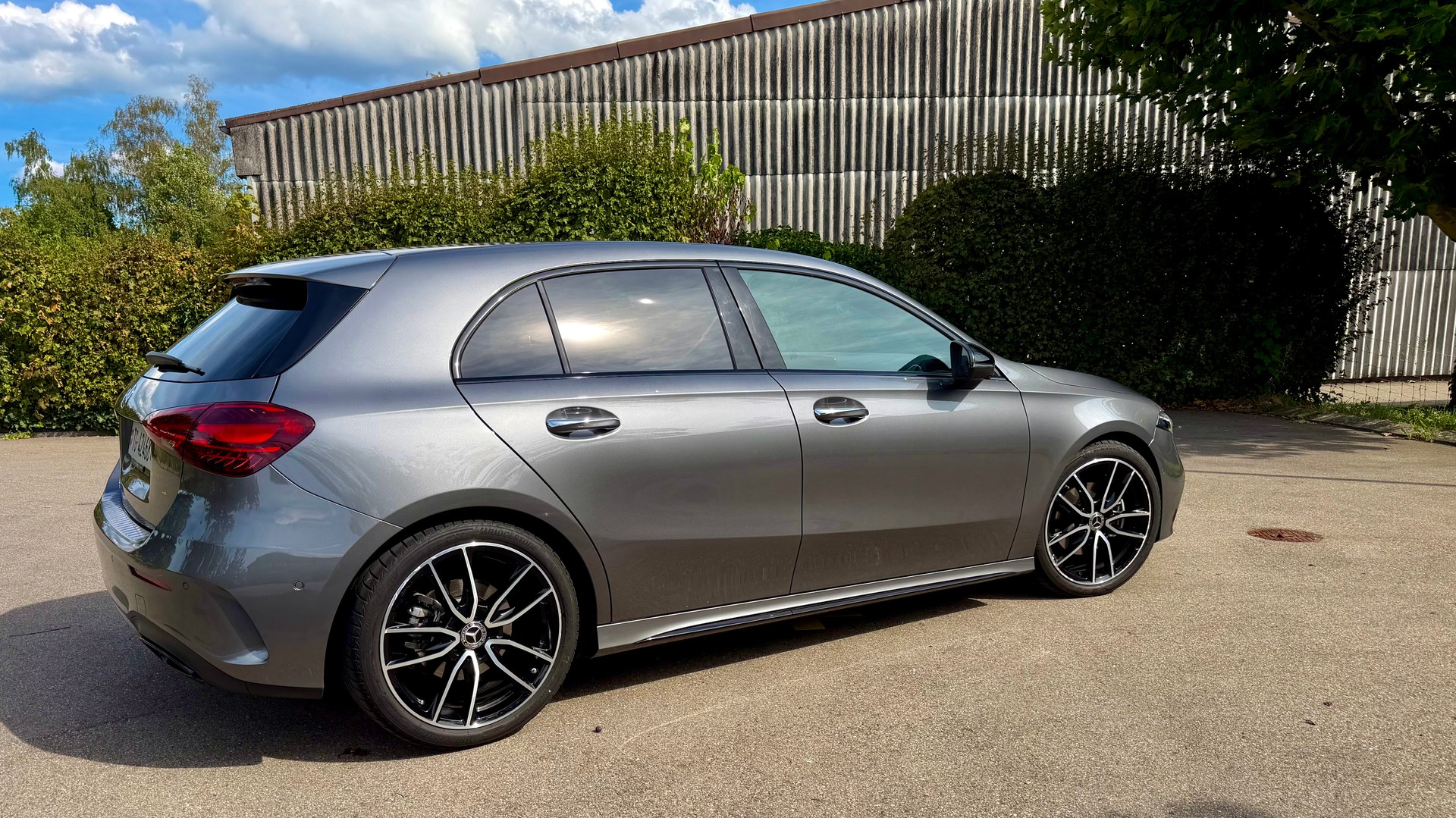 MERCEDES-BENZ A 200 Night Star AMG Line-image-2