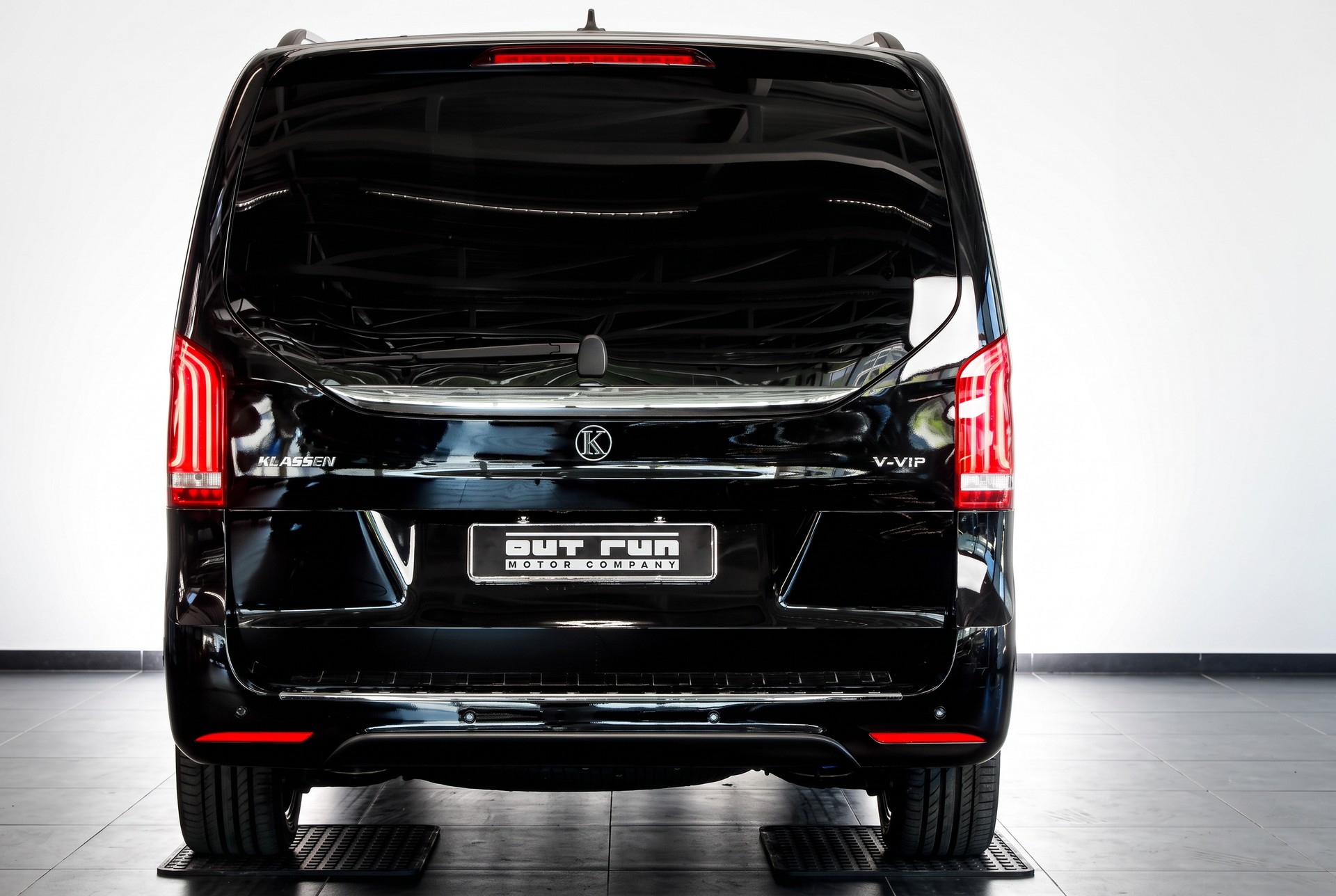 MERCEDES-BENZ Klassen V-VIP V 300 d extralang 4Matic • Smart-TV •-image-2