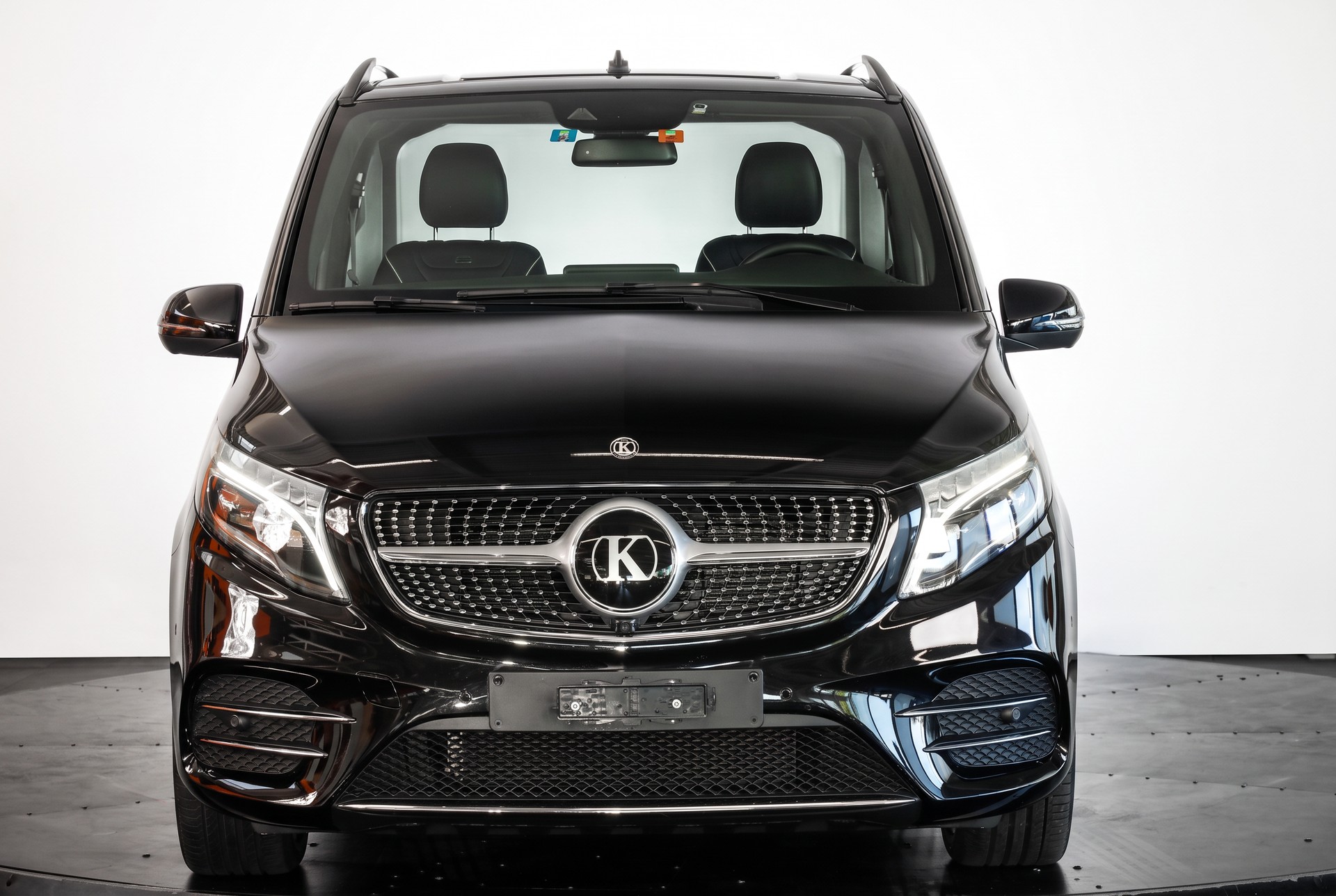 MERCEDES-BENZ Klassen V-VIP V 300 d extralang 4Matic • Smart-TV •-image-1