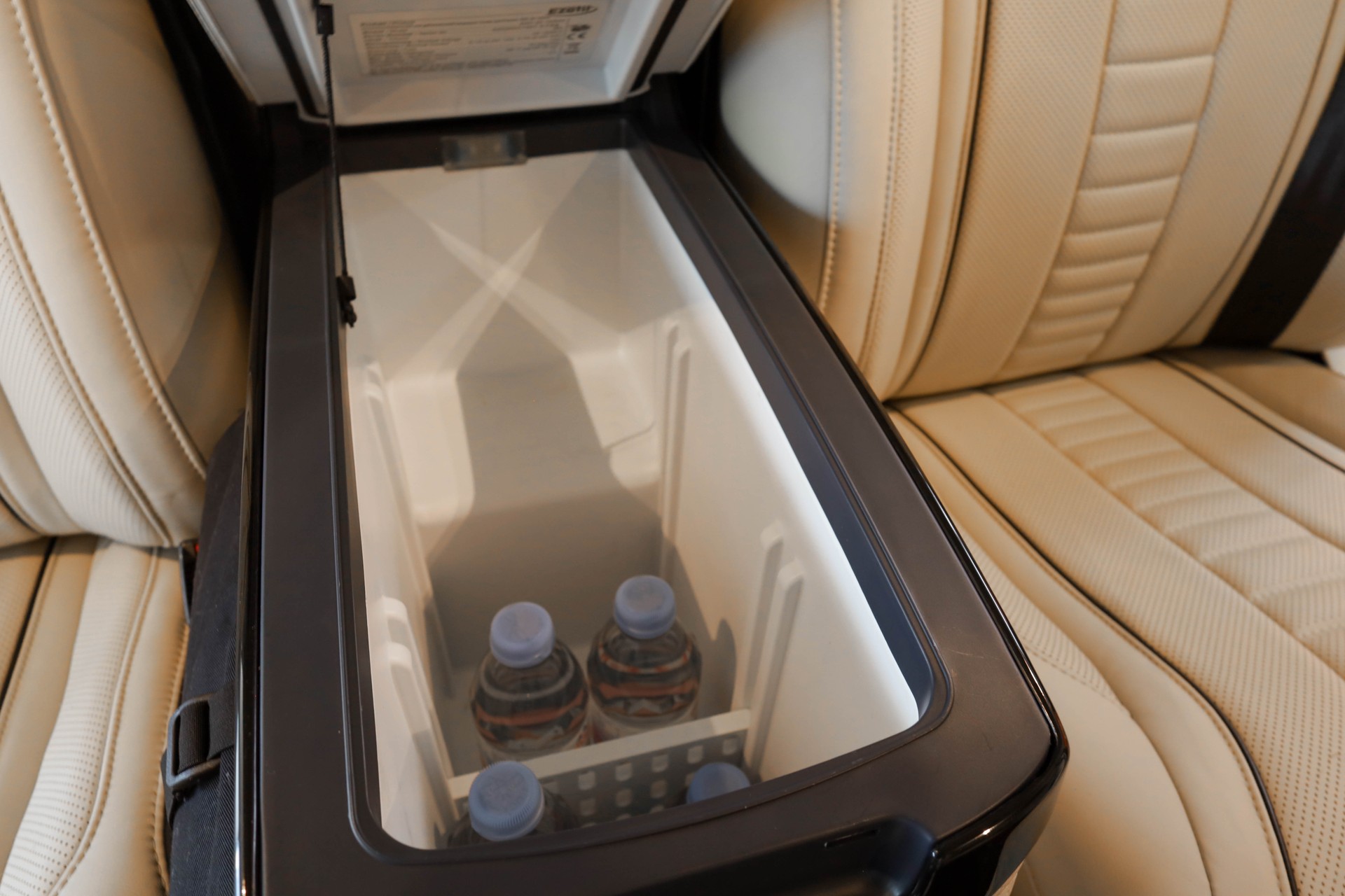 MERCEDES-BENZ Klassen V-VIP V 300 d extralang 4Matic • Smart-TV •-image-18