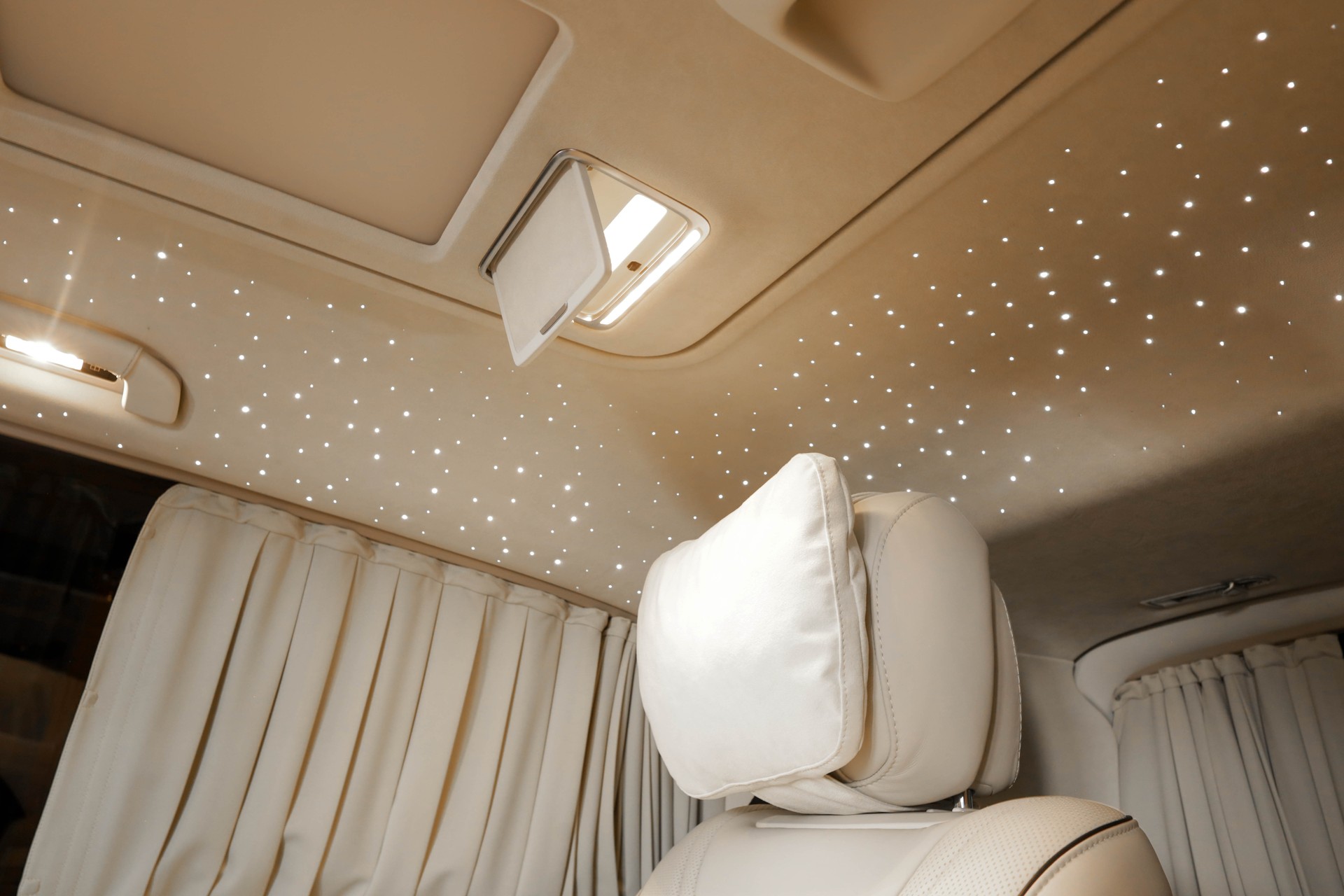 MERCEDES-BENZ Klassen V-VIP V 300 d extralang 4Matic • Smart-TV •-image-23