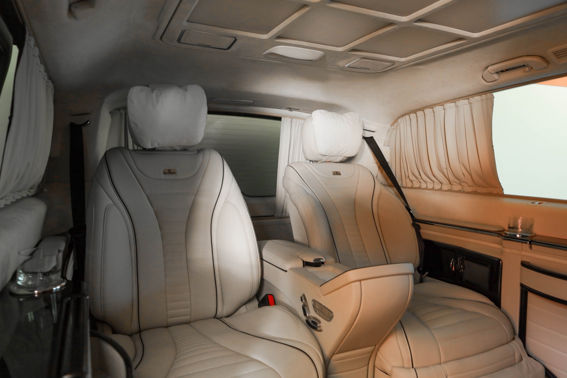 MERCEDES-BENZ Klassen V-VIP V 300 d extralang 4Matic • Smart-TV •-image-4