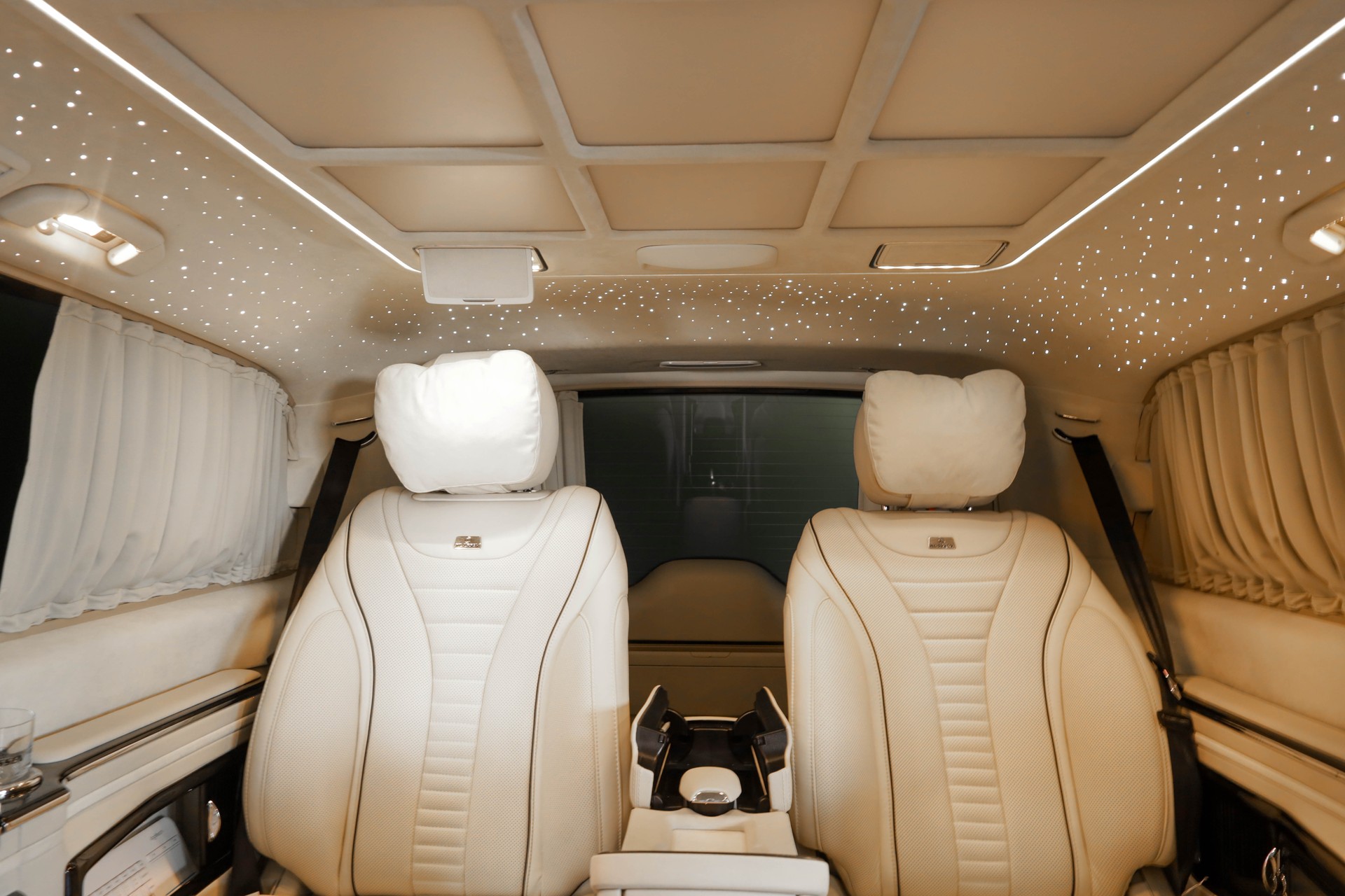 MERCEDES-BENZ Klassen V-VIP V 300 d extralang 4Matic • Smart-TV •-image-24