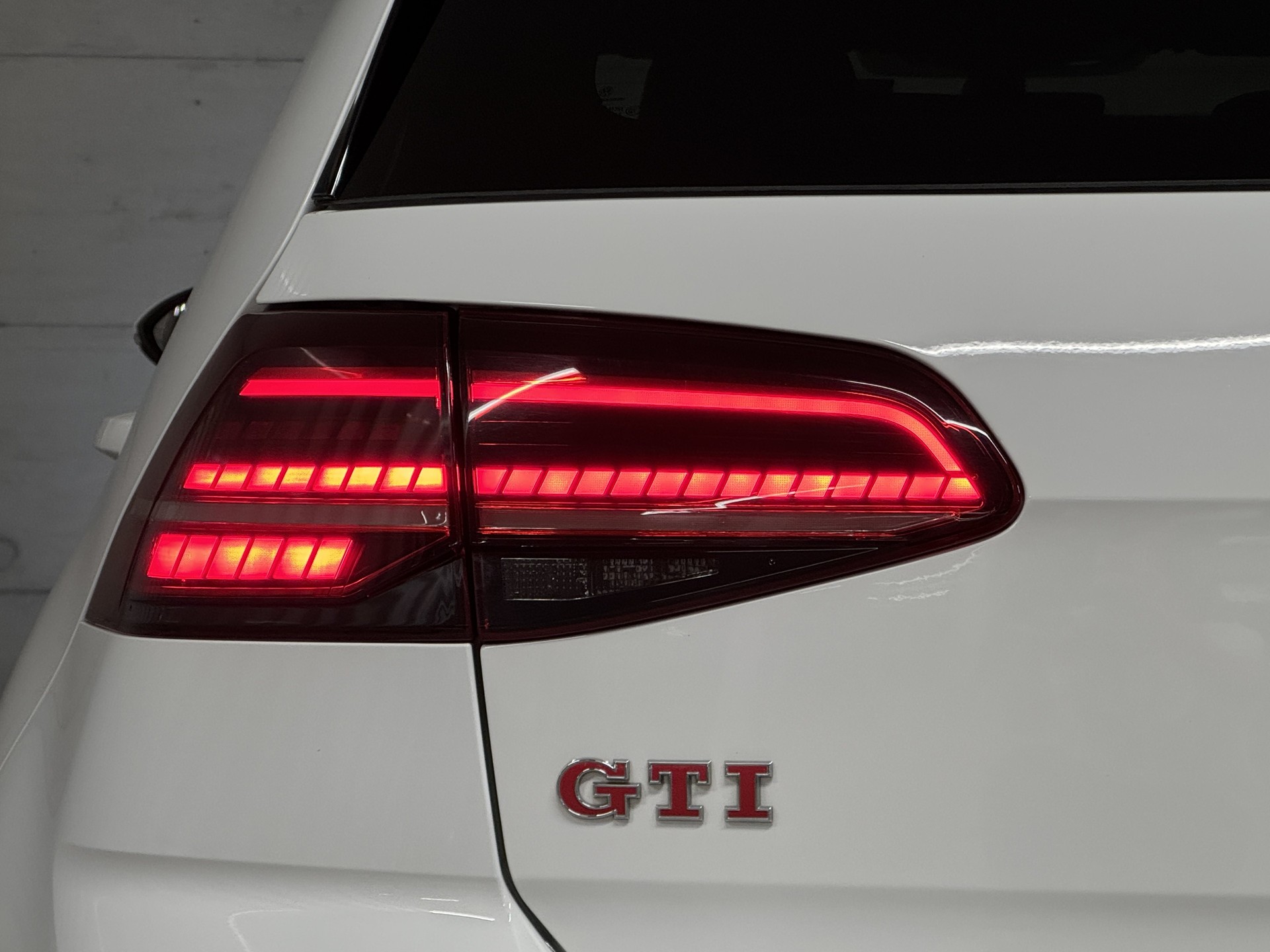 VW Golf 2.0 TSI GTI Performance DSG-image-4