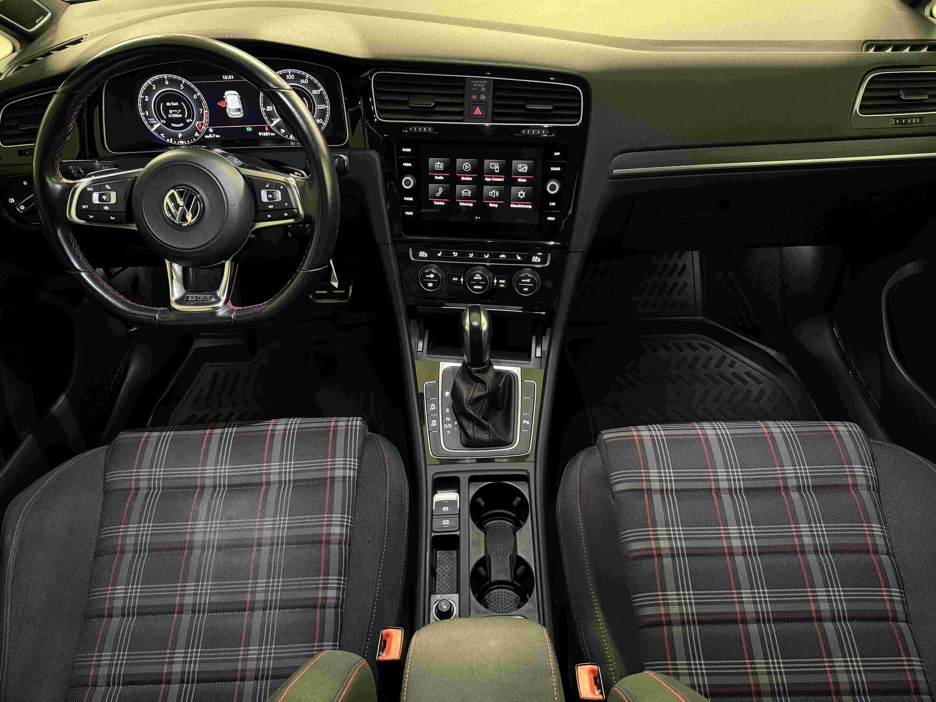 VW Golf 2.0 TSI GTI Performance DSG-image-9