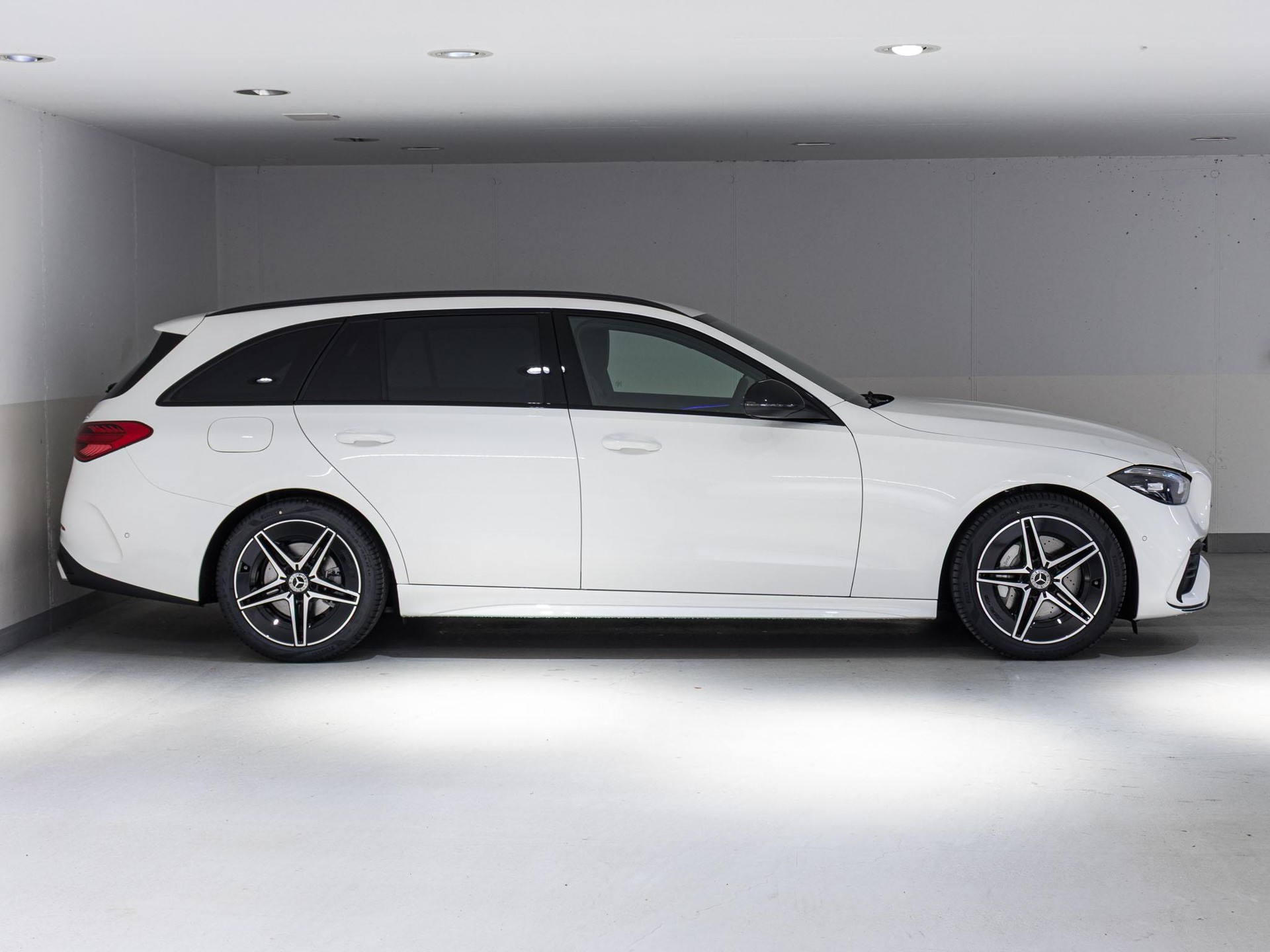 MERCEDES-BENZ C 220 d 4MATIC T-Modell-image-1