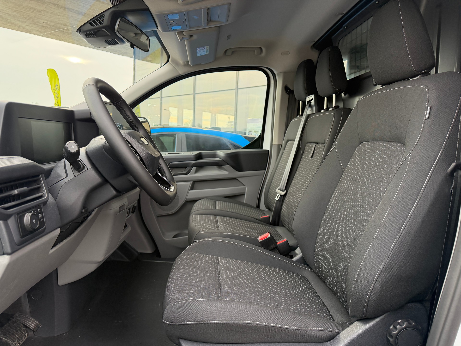 FORD Transit Custom Van 320 L1H1 65kWh Trend-image-9