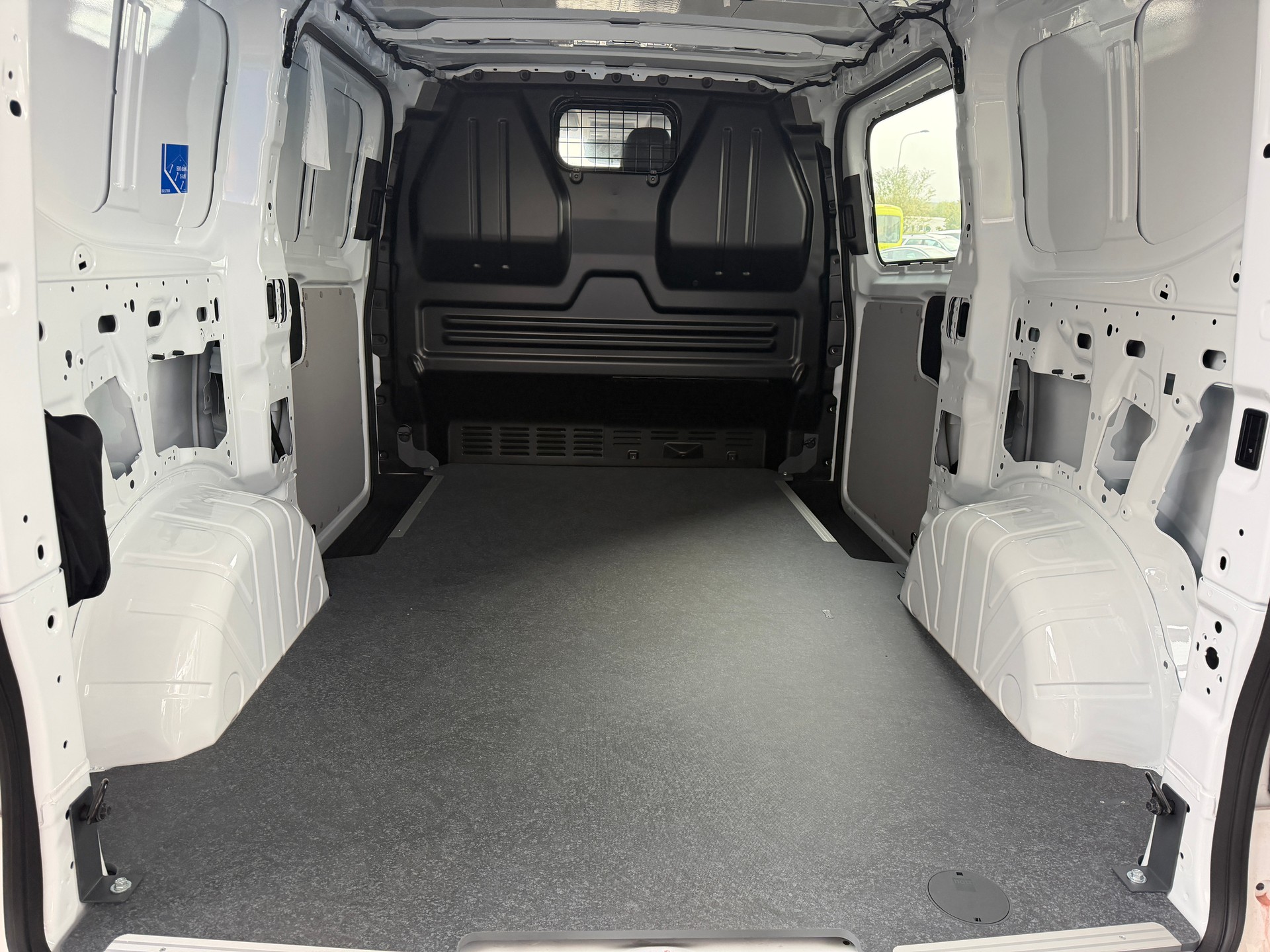 FORD Transit Custom Van 320 L1H1 65kWh Trend-image-7
