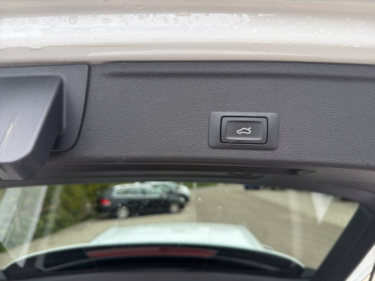 AUDI A4 Avant 2.0 TDI Sport qu-image-14