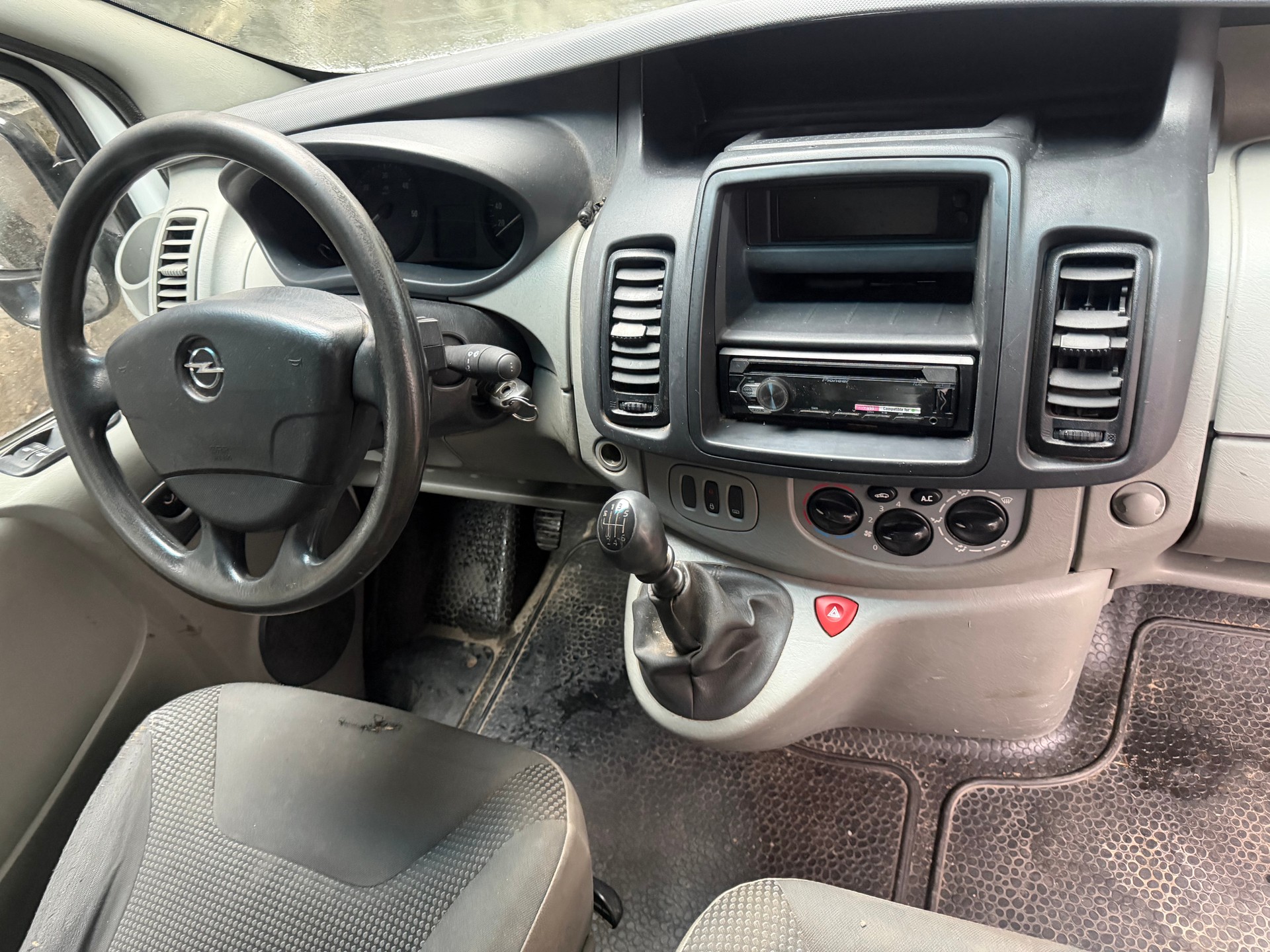 OPEL Vivaro 2.5 CDTI 2.9t L2H1-image-8