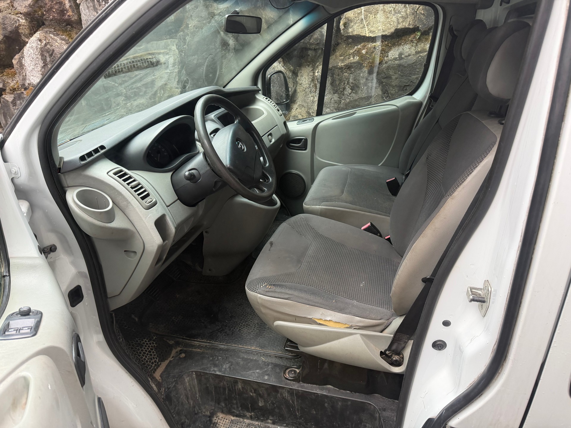 OPEL Vivaro 2.5 CDTI 2.9t L2H1-image-6