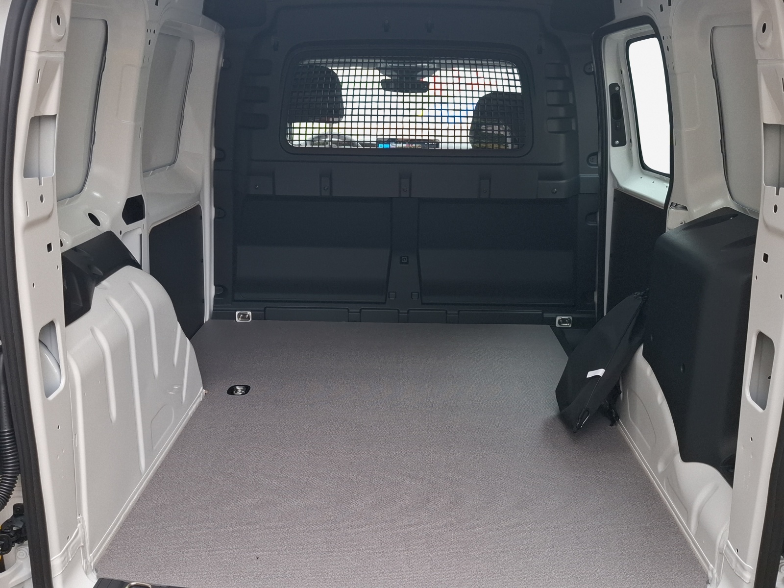 VW Caddy Cargo 1.5 TSI Plug in Hybrid Entry DSG-image-12