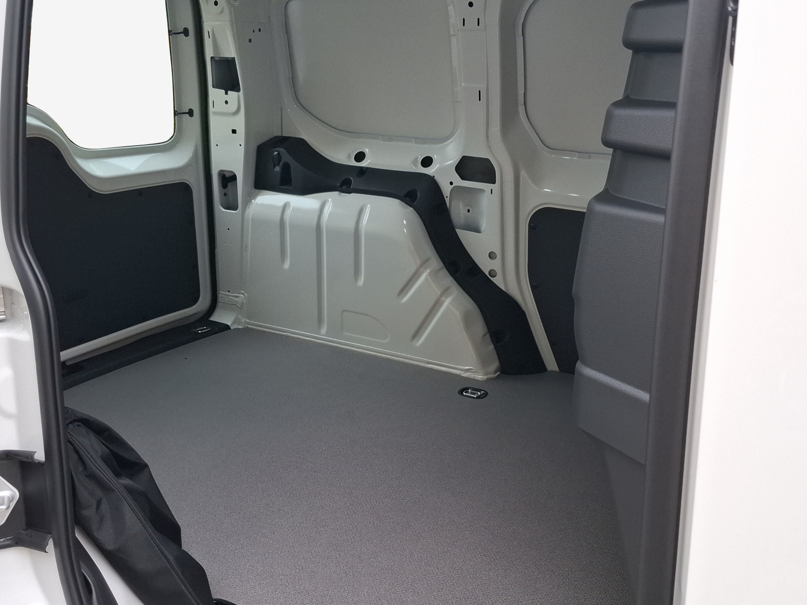 VW Caddy Cargo 1.5 TSI Plug in Hybrid Entry DSG-image-11