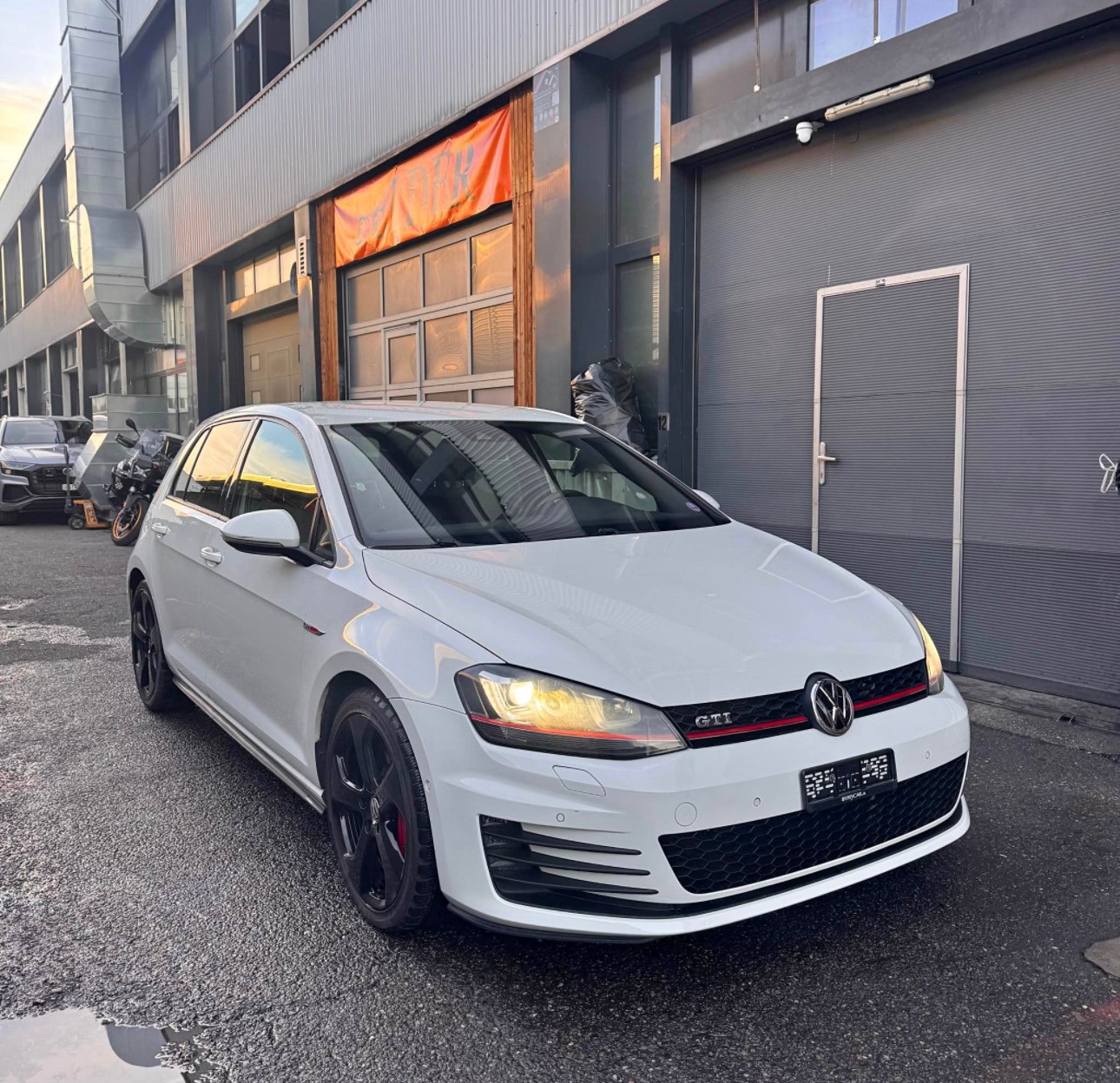 VW Golf 2.0 TSI GTI Performance DSG-image-1