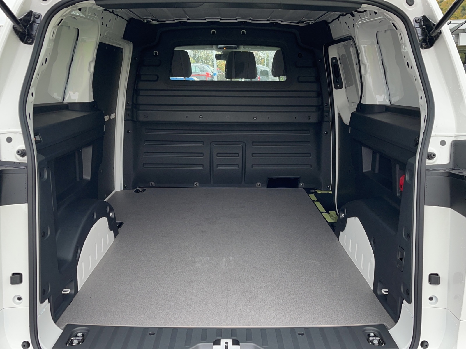 VW ID. Buzz Cargo-image-4