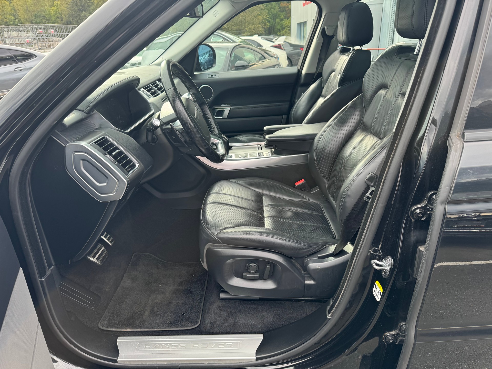 LAND ROVER Range Rover Sport 3.0 TDV6 SE Automatic-image-8