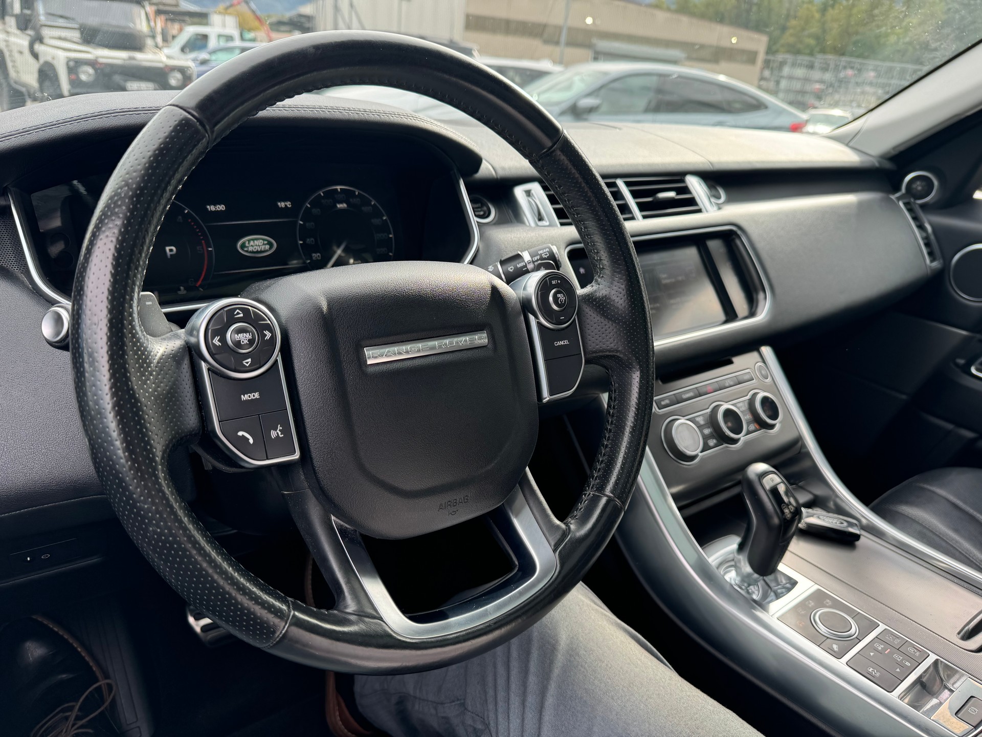 LAND ROVER Range Rover Sport 3.0 TDV6 SE Automatic-image-15