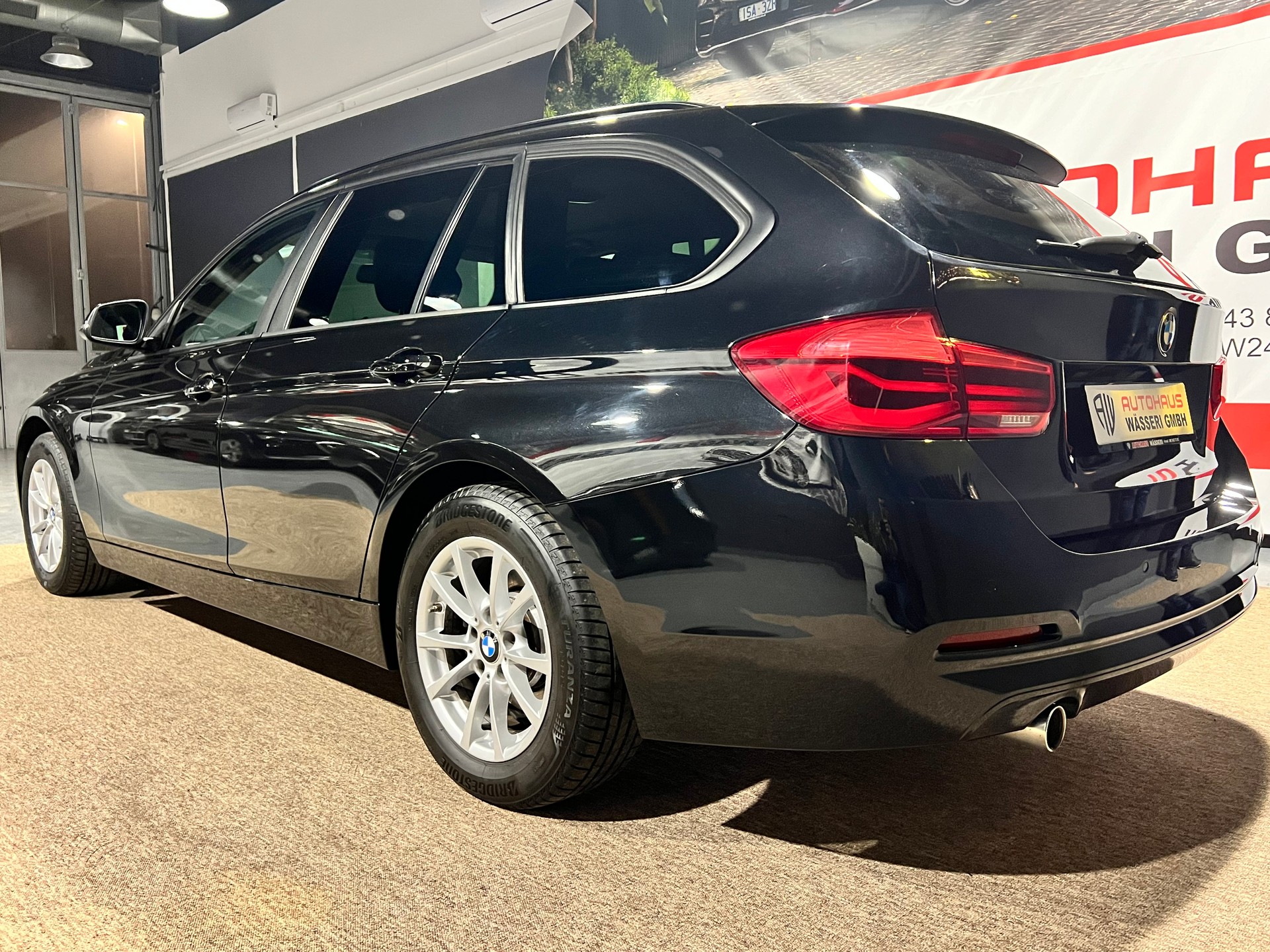 BMW 318d xDrive Touring-image-5