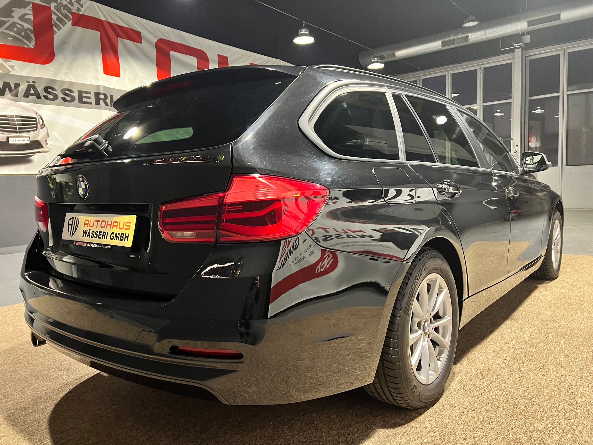 BMW 318d xDrive Touring-image-2