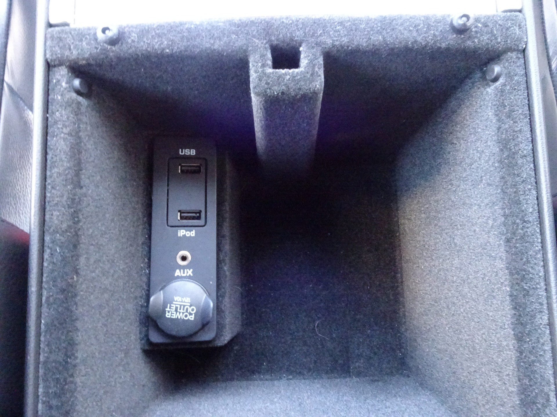 JAGUAR XF 2.2d-image-17
