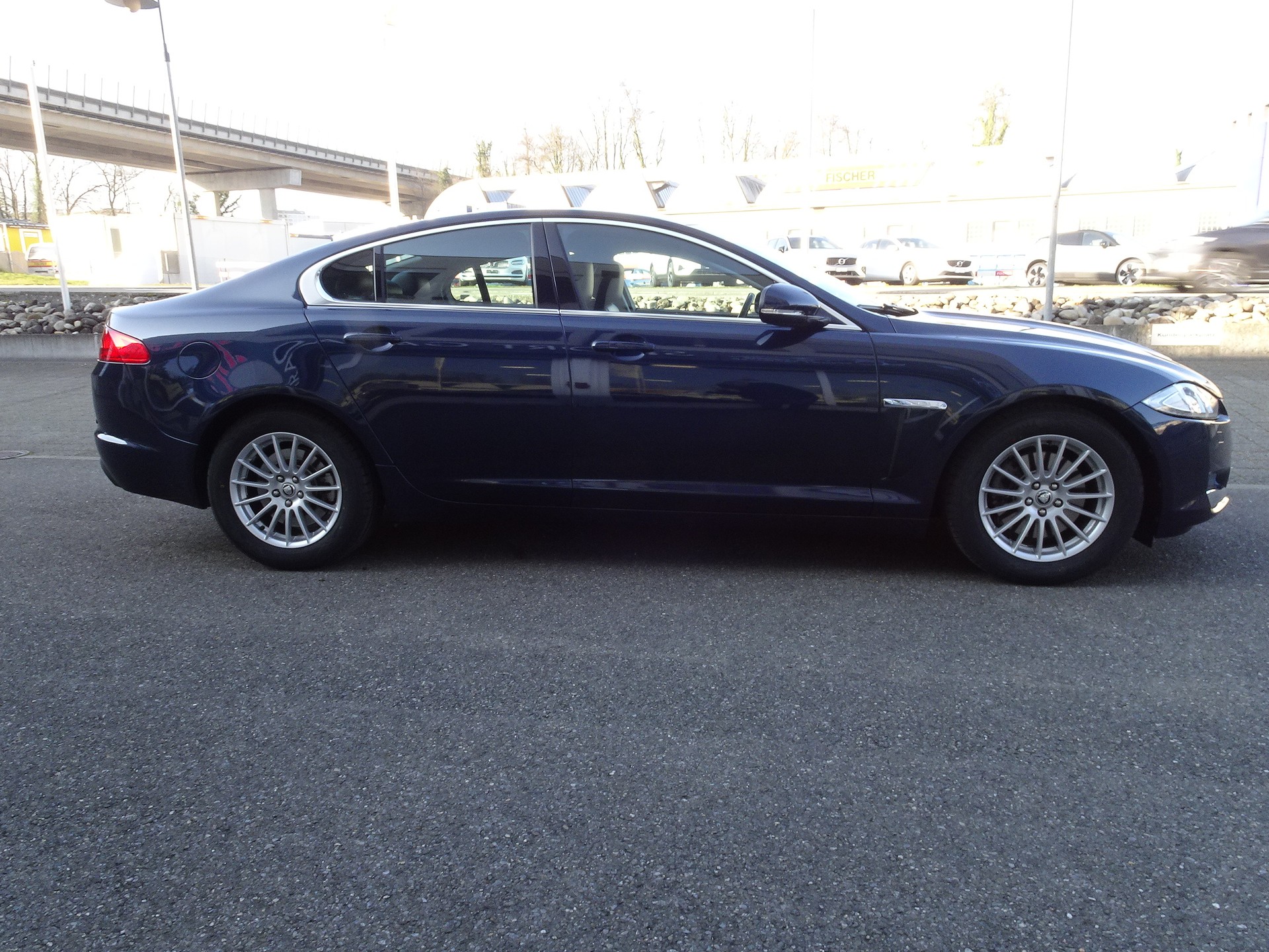 JAGUAR XF 2.2d-image-3