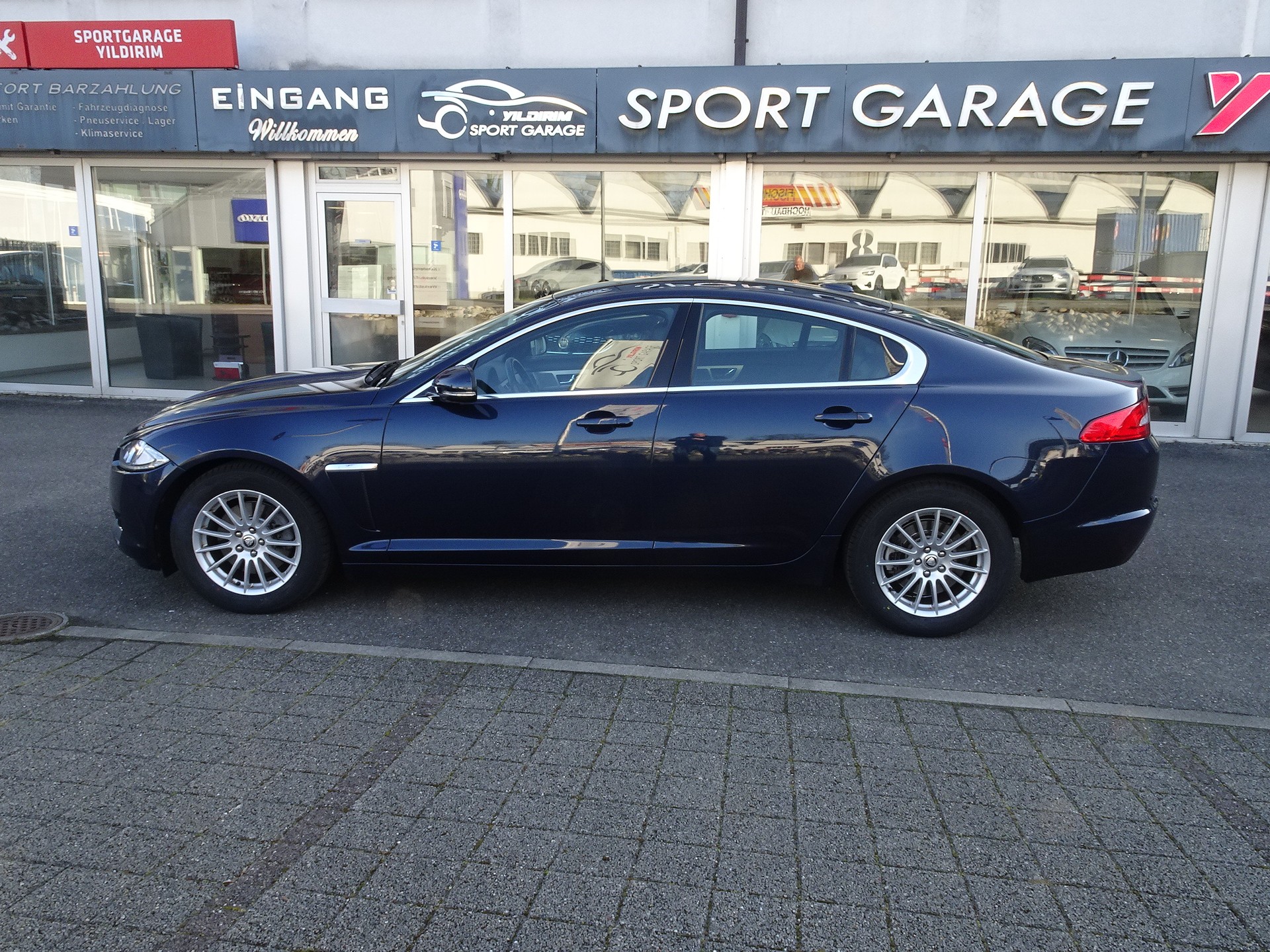 JAGUAR XF 2.2d-image-7
