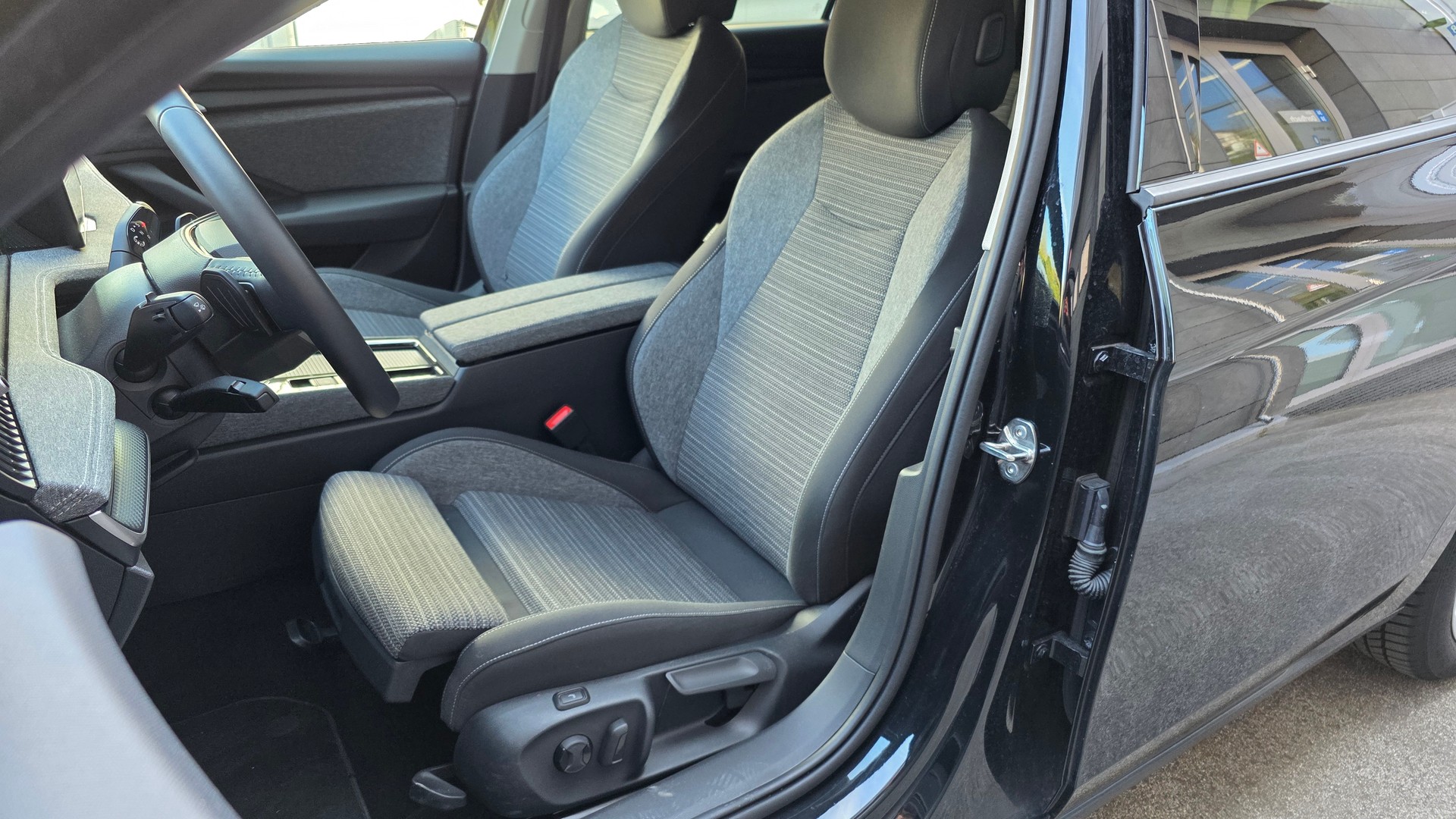SKODA Superb Combi 2.0 TDi Selection 4x4 DSG-image-11