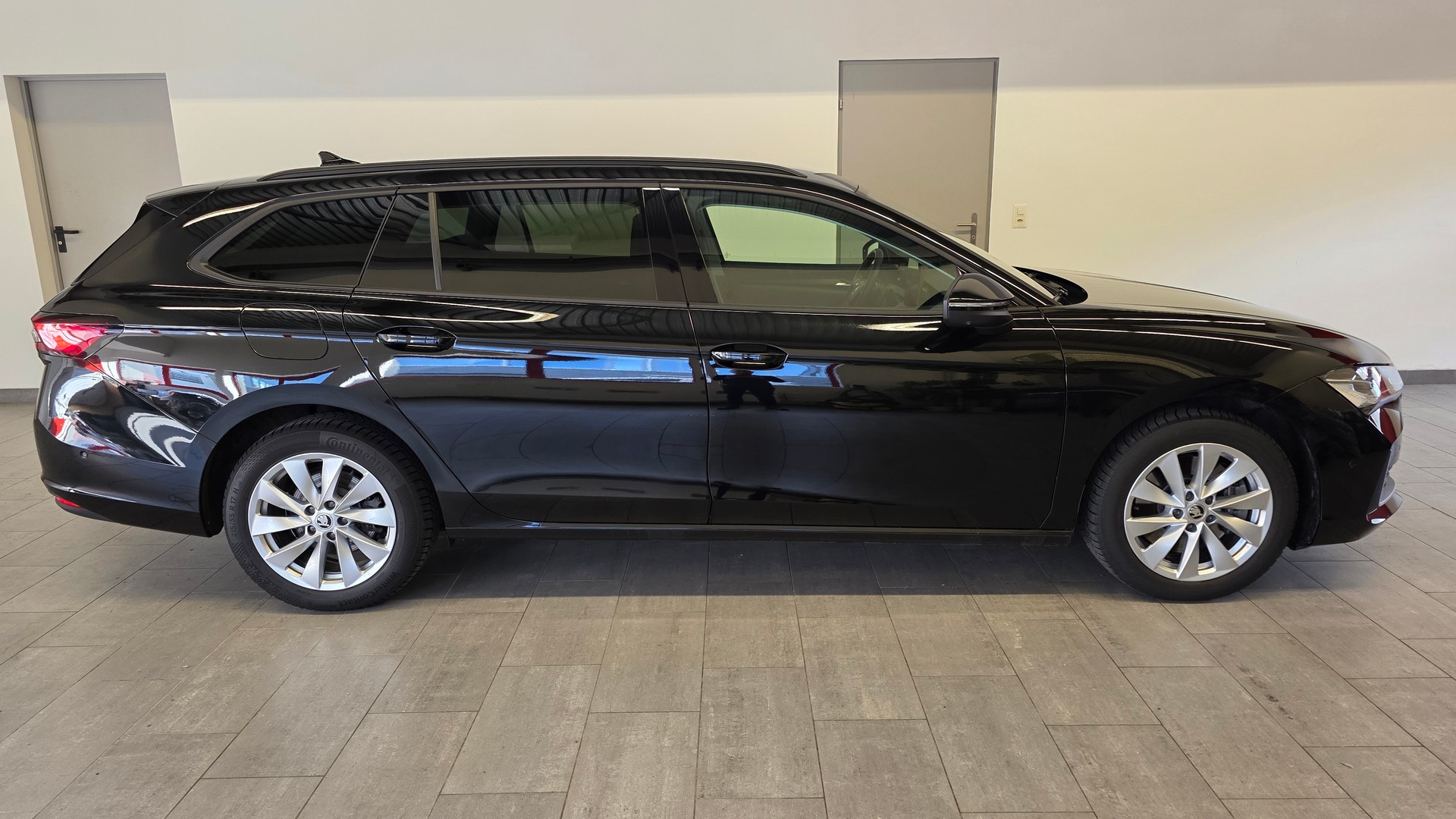 SKODA Superb Combi 2.0 TDi Selection 4x4 DSG-image-2