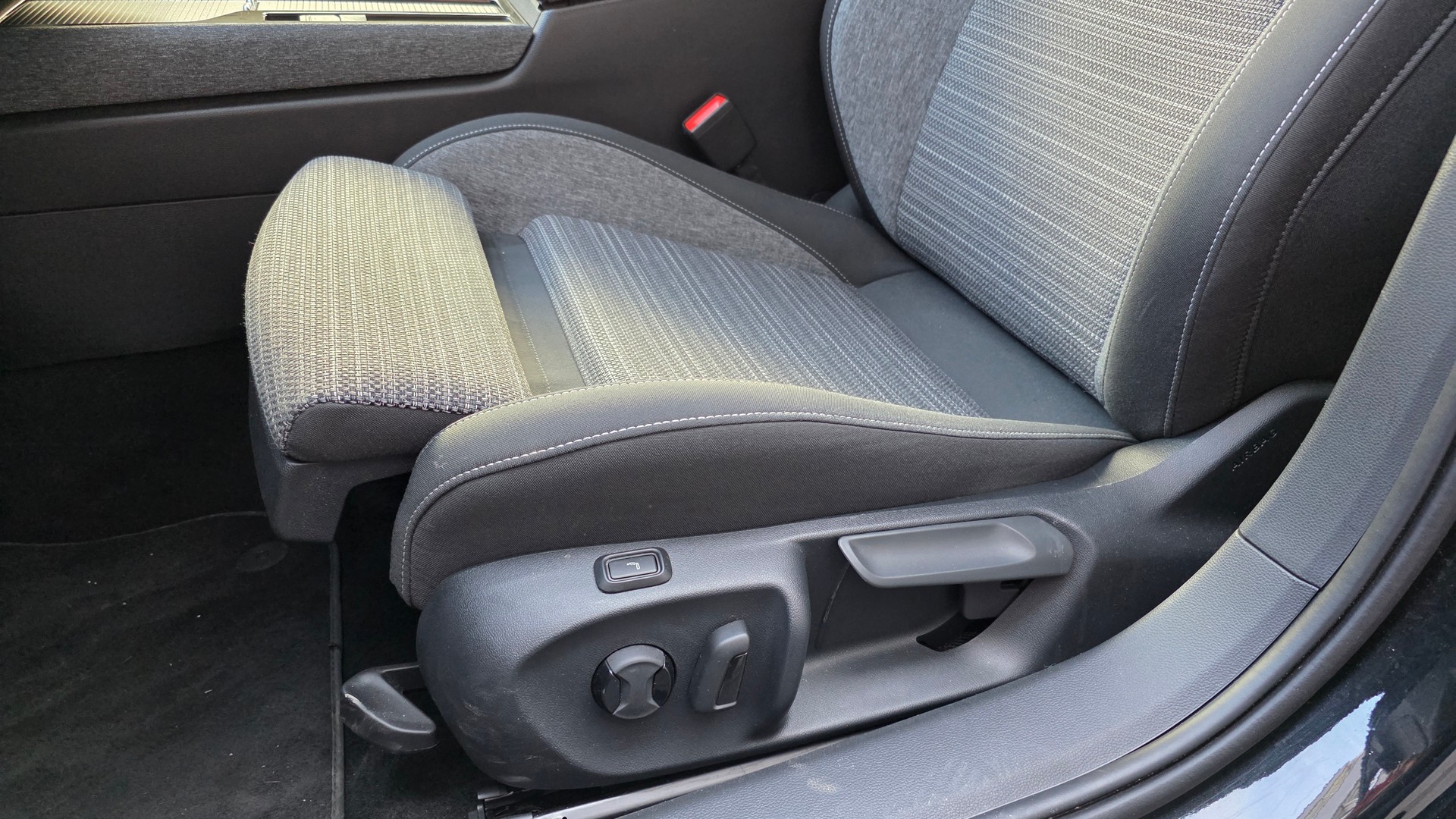 SKODA Superb Combi 2.0 TDi Selection 4x4 DSG-image-13