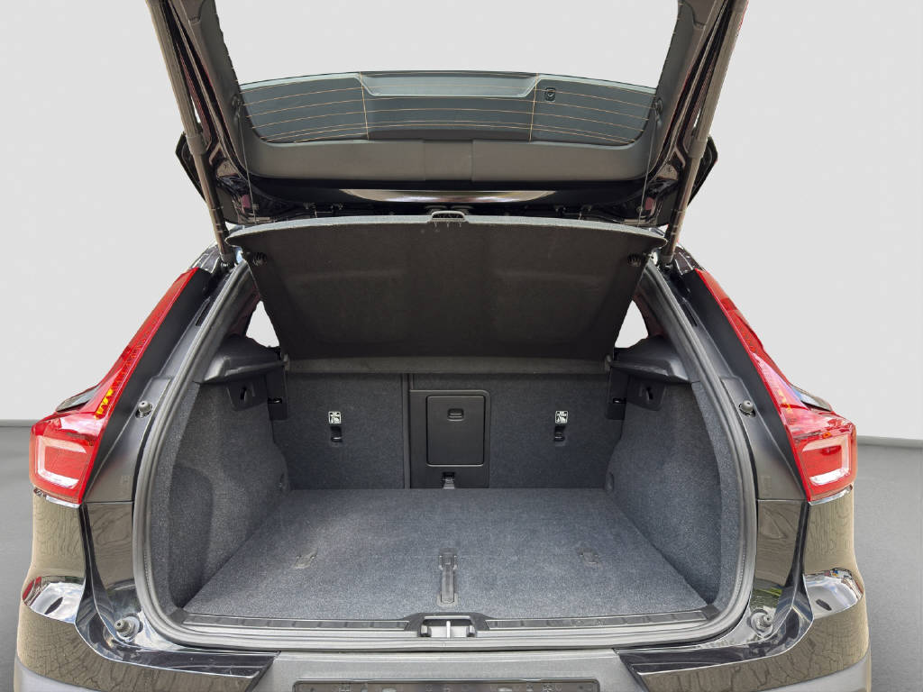 VOLVO EX40 Twin Plus AWD-image-11