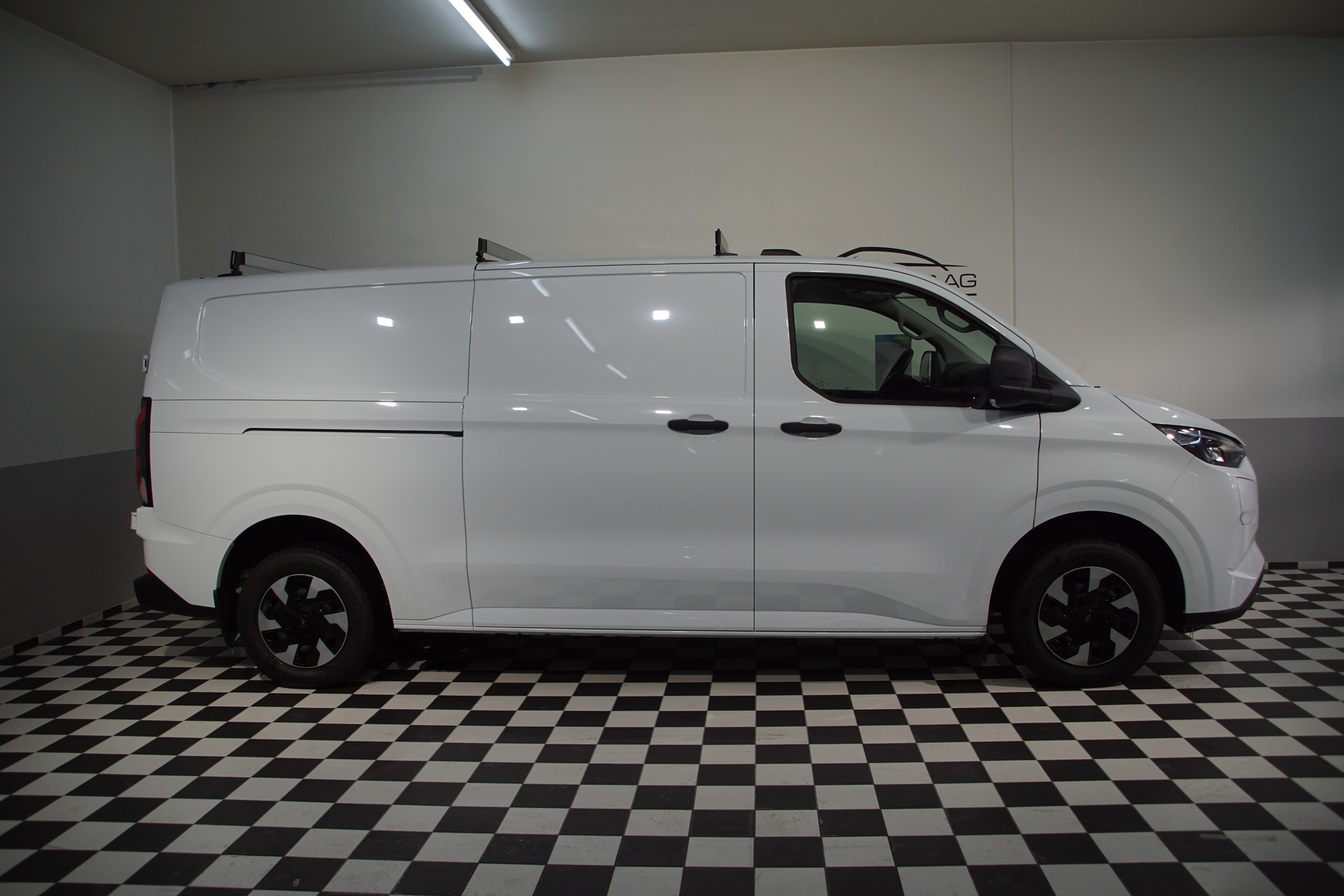 FORD Transit Custom Van 340 L2 H1 Trend-image-4