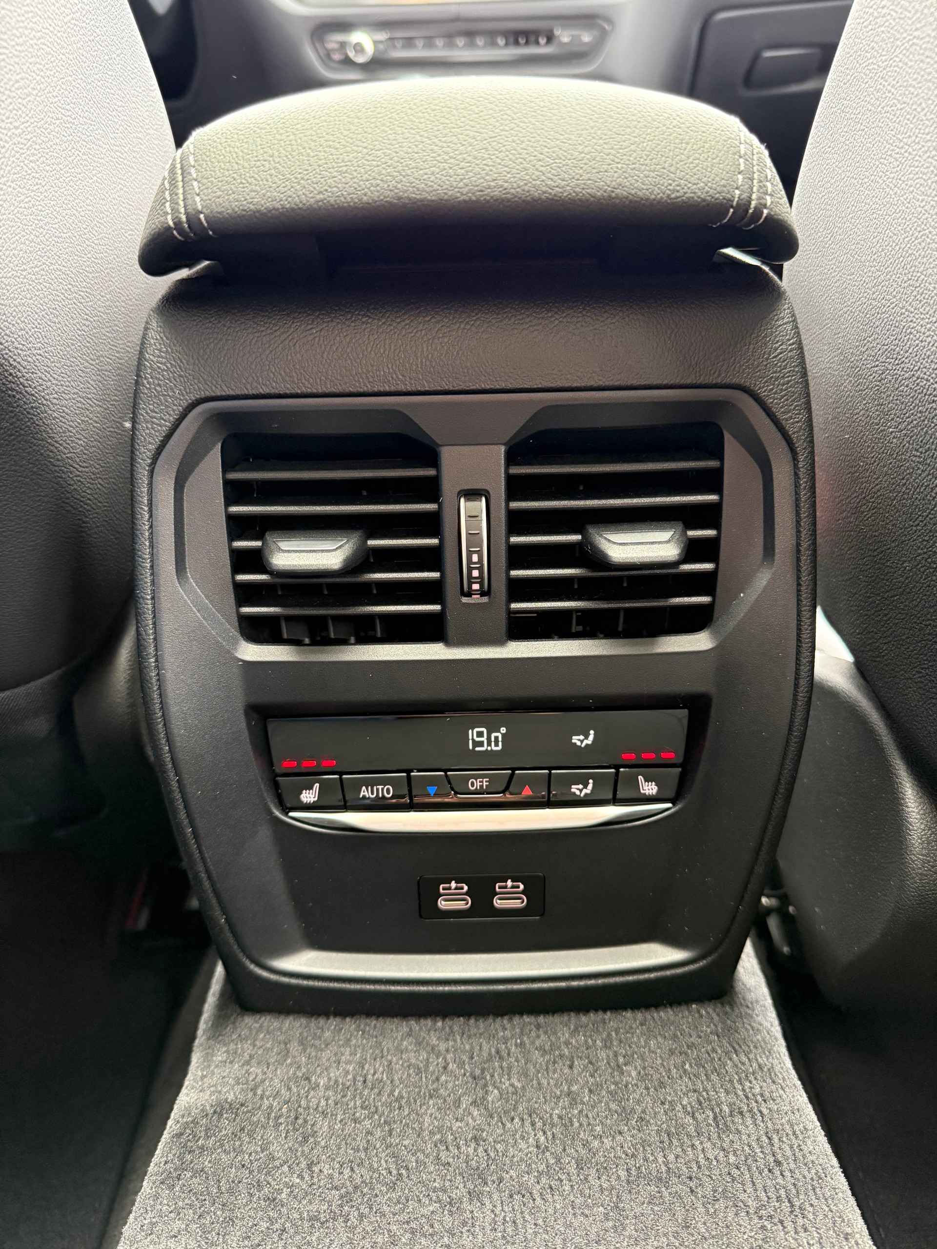 BMW 320d xDrive 48V Touring Luxury Line Steptronic-image-9