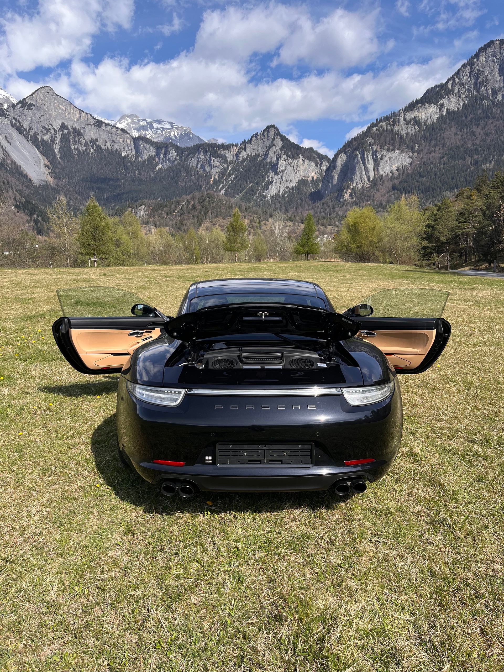 PORSCHE 911 Carrera 4 GTS PDK-image-5