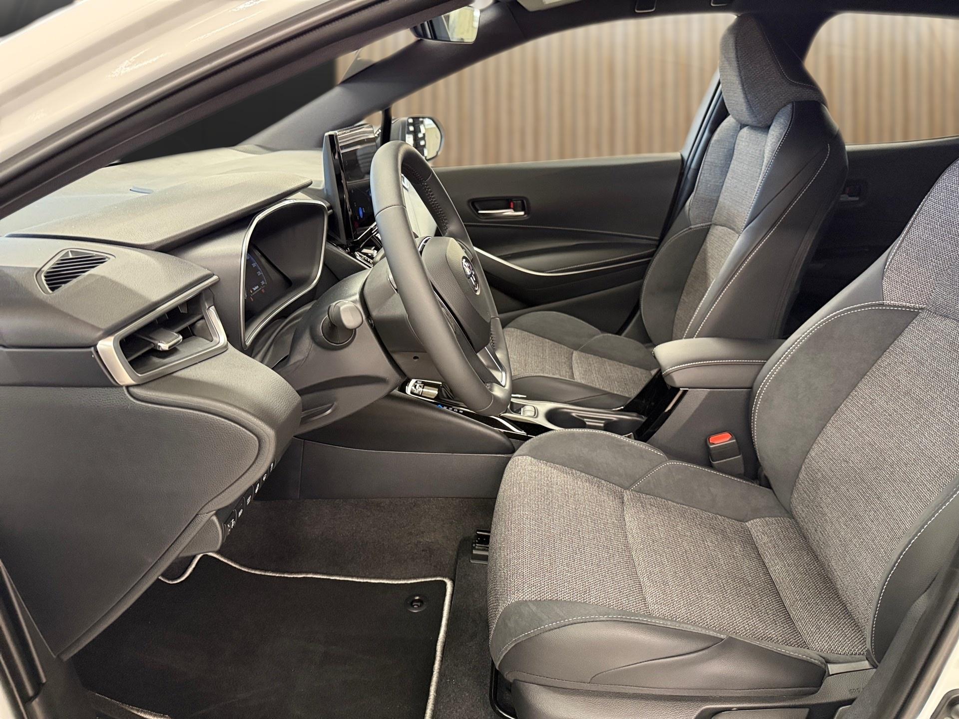 TOYOTA Corolla 1.8 HSD Trend e- CVT-image-11
