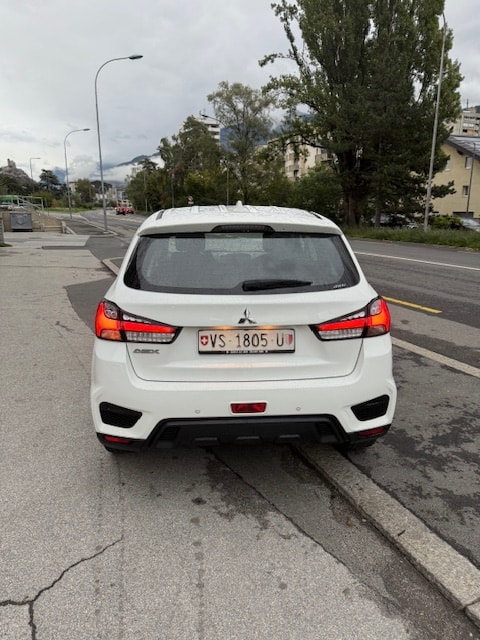 MITSUBISHI ASX 2.0 MIVEC Value 4WD Automat-image-5
