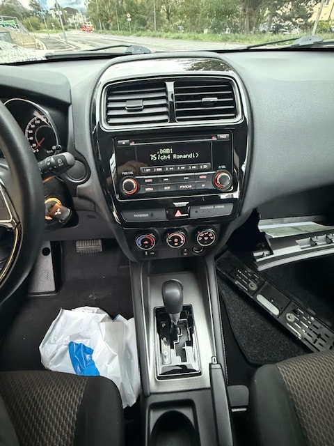 MITSUBISHI ASX 2.0 MIVEC Value 4WD Automat-image-11