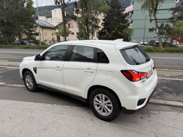 MITSUBISHI ASX 2.0 MIVEC Value 4WD Automat-image-4