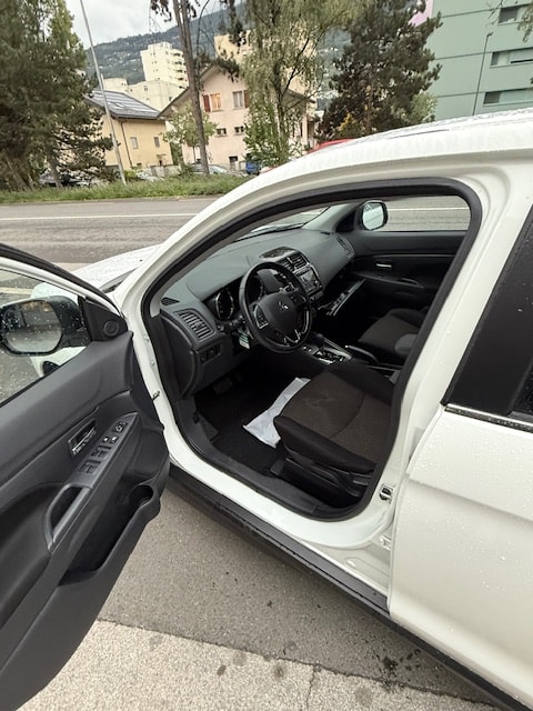 MITSUBISHI ASX 2.0 MIVEC Value 4WD Automat-image-9