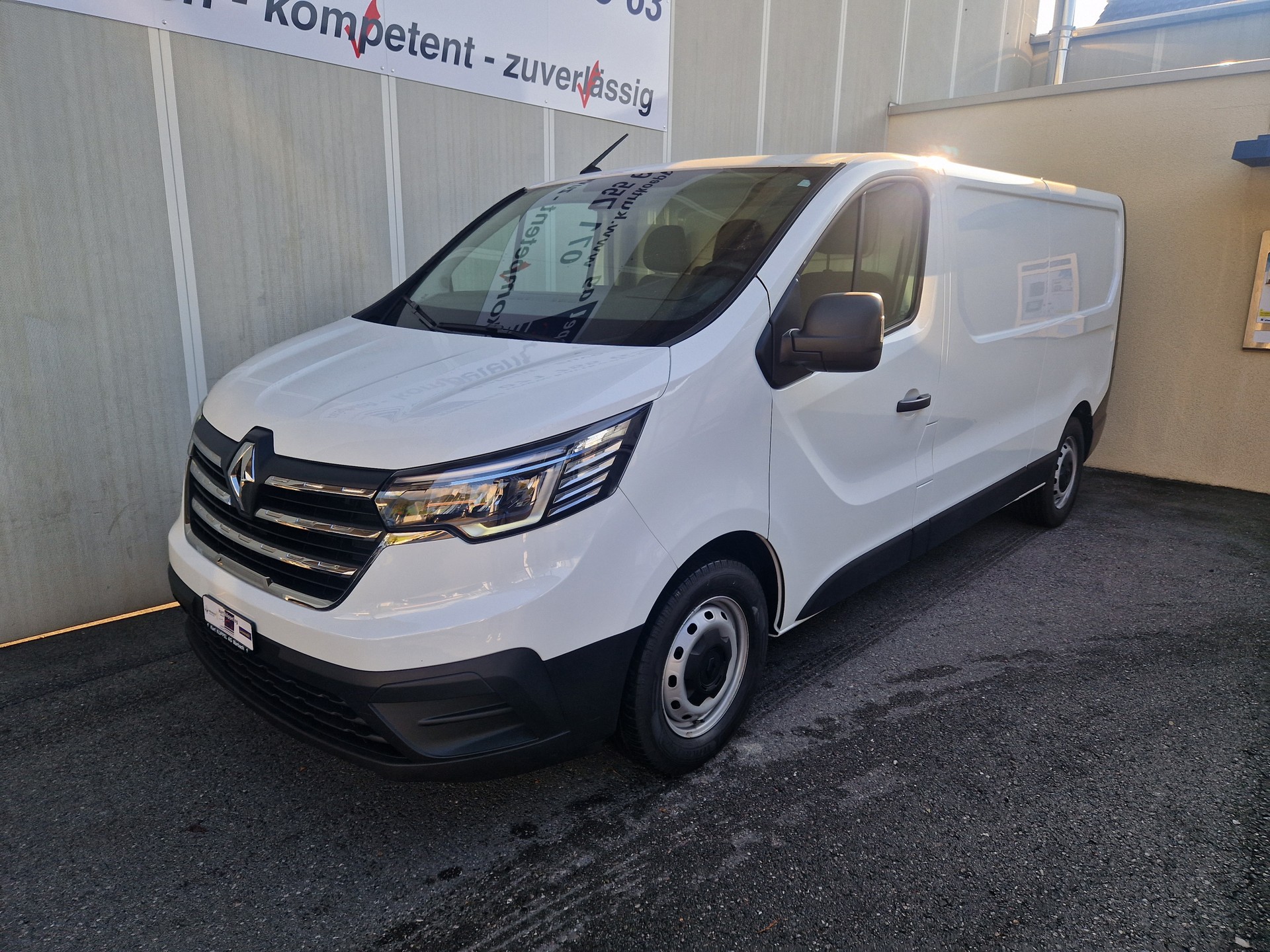 RENAULT 3.0t L2H1 dCi 130-image-1