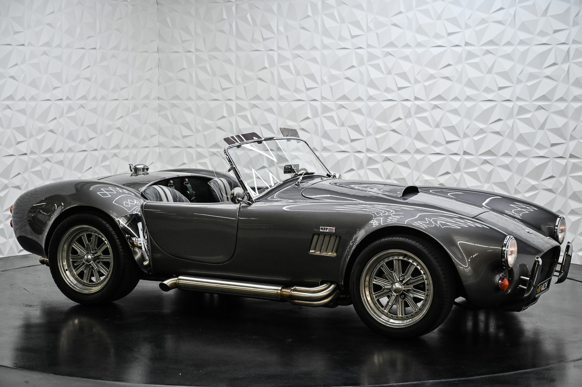 HS Cobra V8 427-image-11