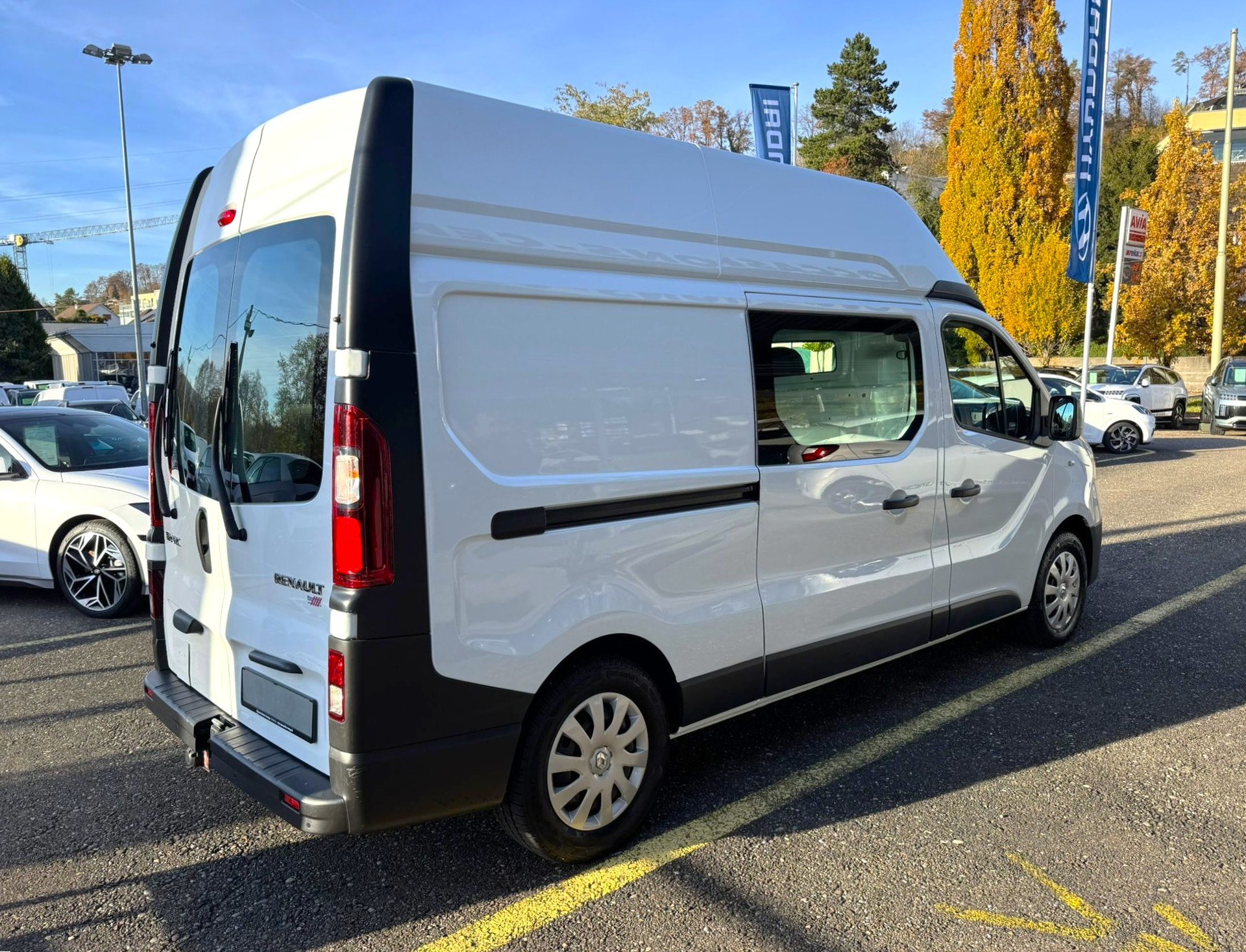 RENAULT Trafic 2.0 ENERGY dCi145 3.0t Business L2H2-image-5